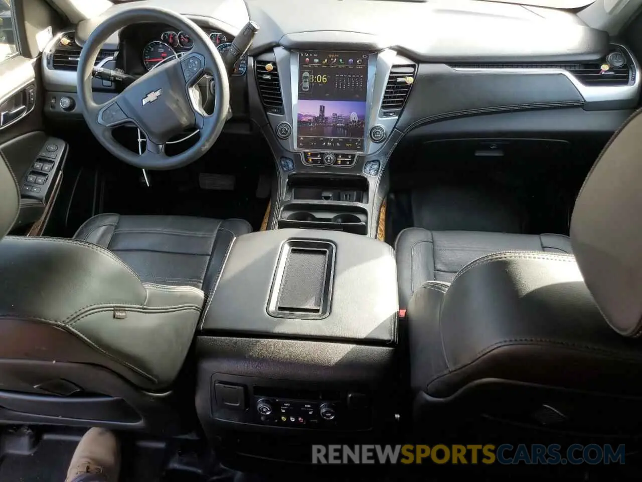 8 Photograph of a damaged car 1GNLCDECXKR327090 CHEVROLET TAHOE 2019