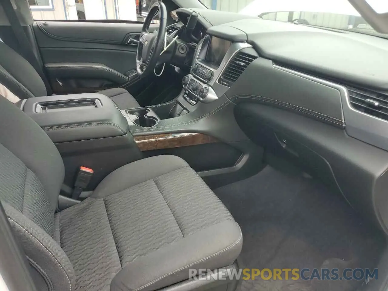 7 Photograph of a damaged car 1GNSCAKC6KR116760 CHEVROLET TAHOE 2019