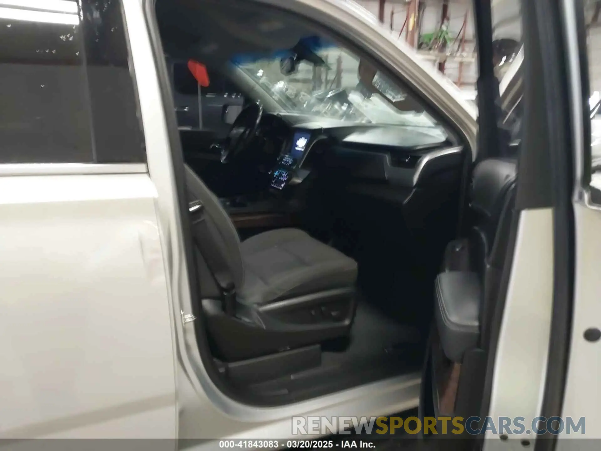 5 Photograph of a damaged car 1GNSCAKC7KR218892 CHEVROLET TAHOE 2019