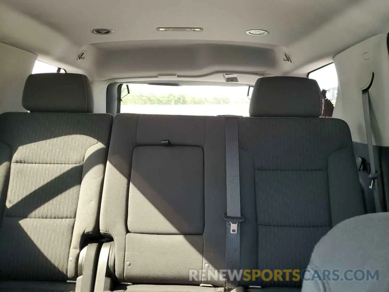 10 Photograph of a damaged car 1GNSCAKC9KR375548 CHEVROLET TAHOE 2019