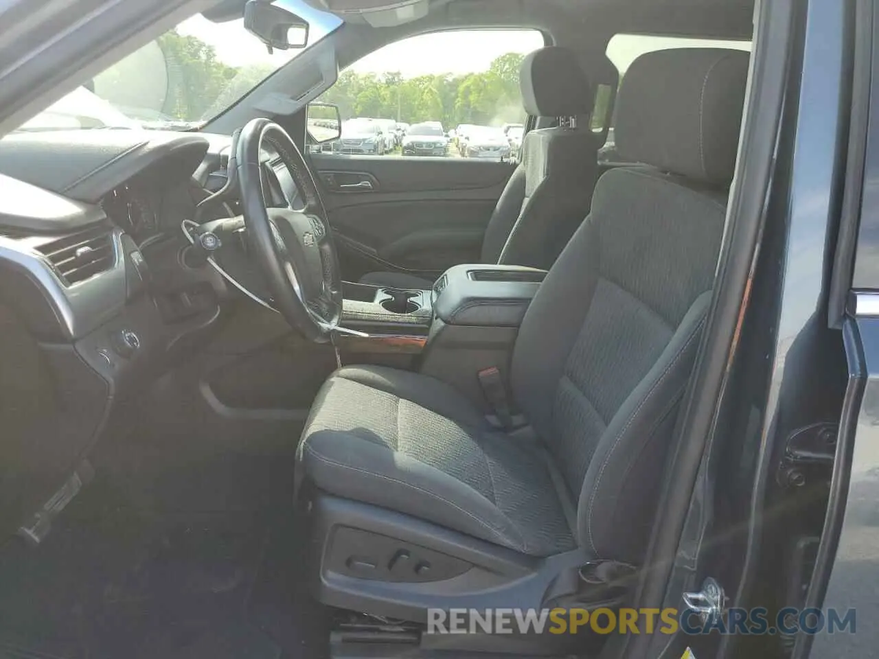 7 Photograph of a damaged car 1GNSCAKC9KR375548 CHEVROLET TAHOE 2019