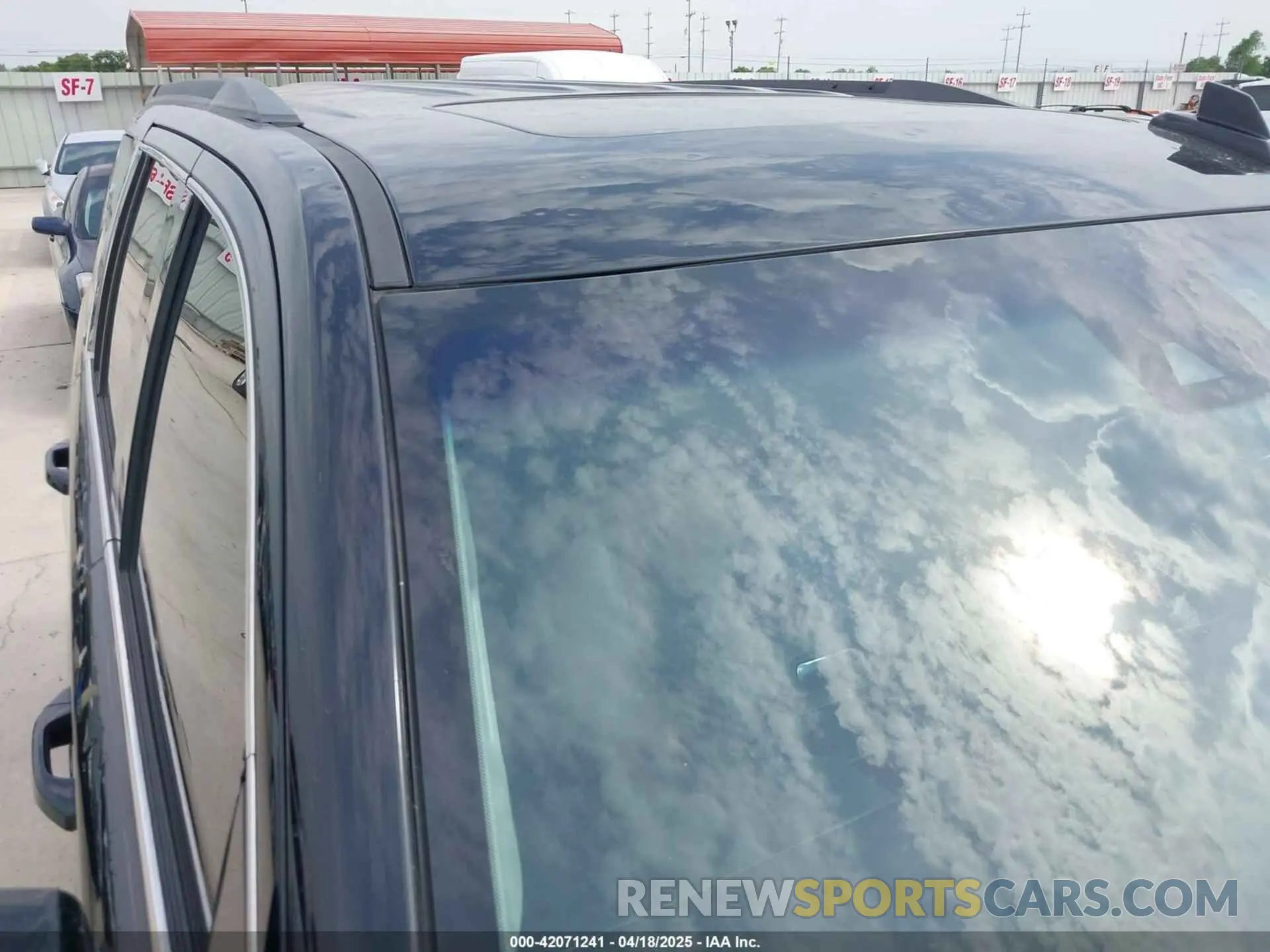 17 Photograph of a damaged car 1GNSCBKC0KR275635 CHEVROLET TAHOE 2019