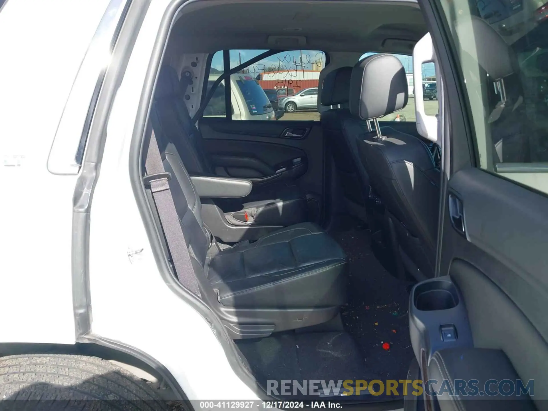 8 Photograph of a damaged car 1GNSCBKC0KR393975 CHEVROLET TAHOE 2019