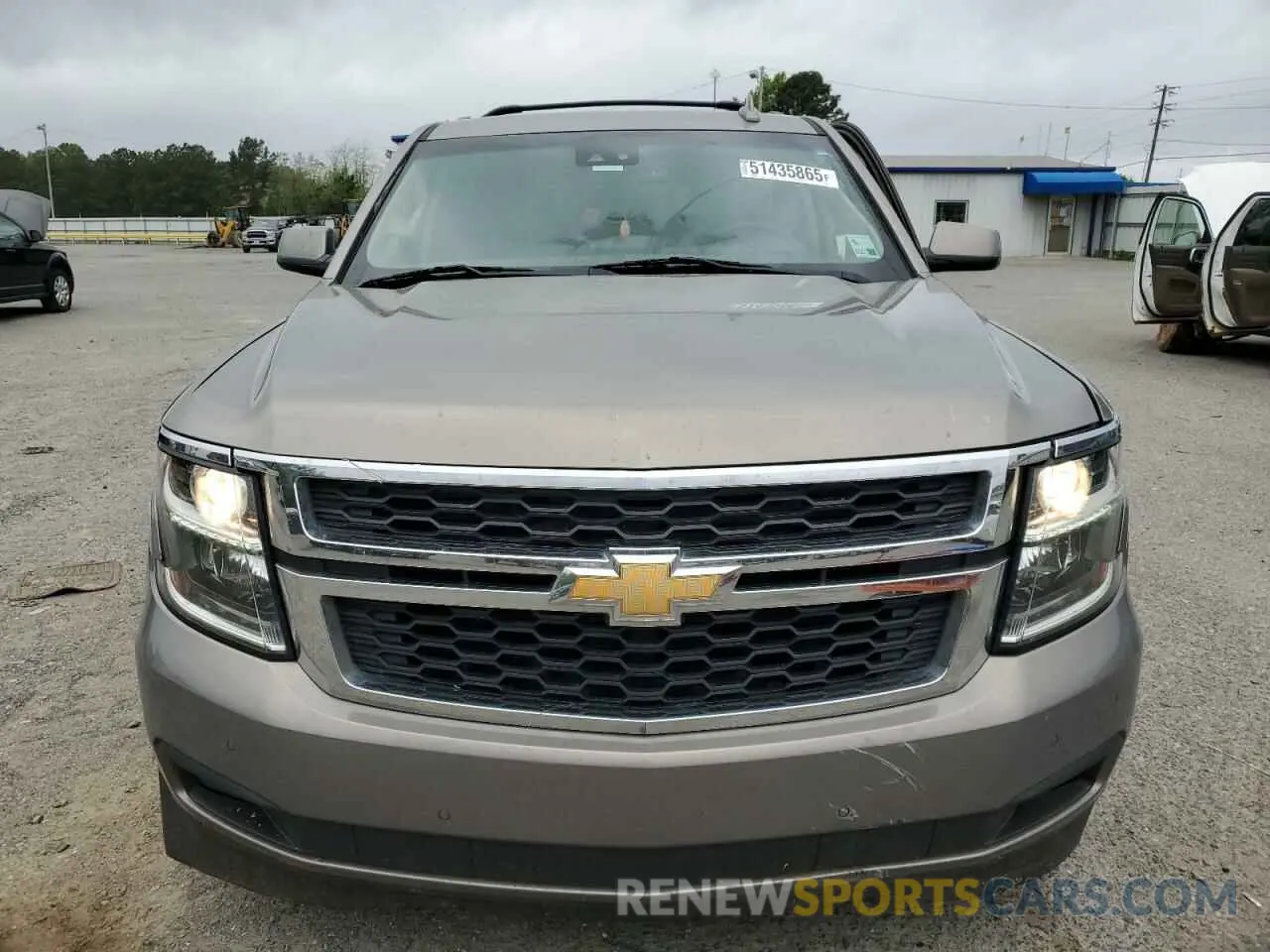5 Photograph of a damaged car 1GNSCBKC1KR168030 CHEVROLET TAHOE 2019