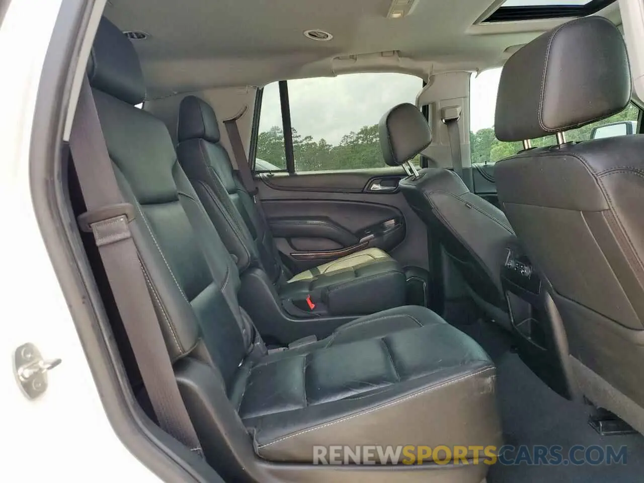 11 Photograph of a damaged car 1GNSCBKC1KR226315 CHEVROLET TAHOE 2019