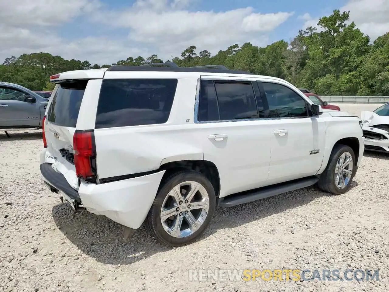 3 Photograph of a damaged car 1GNSCBKC1KR226315 CHEVROLET TAHOE 2019
