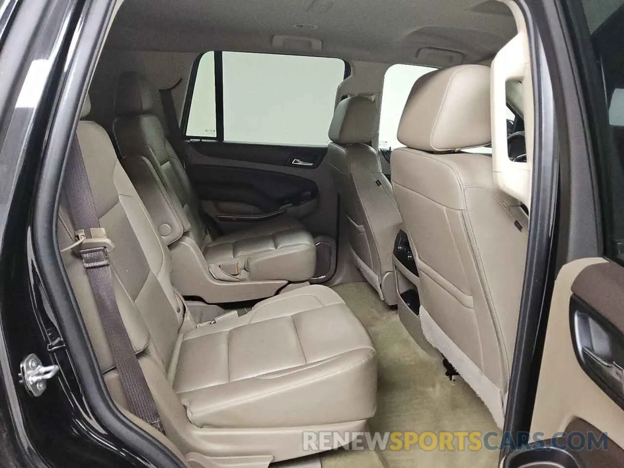 11 Photograph of a damaged car 1GNSCBKC4KR142943 CHEVROLET TAHOE 2019