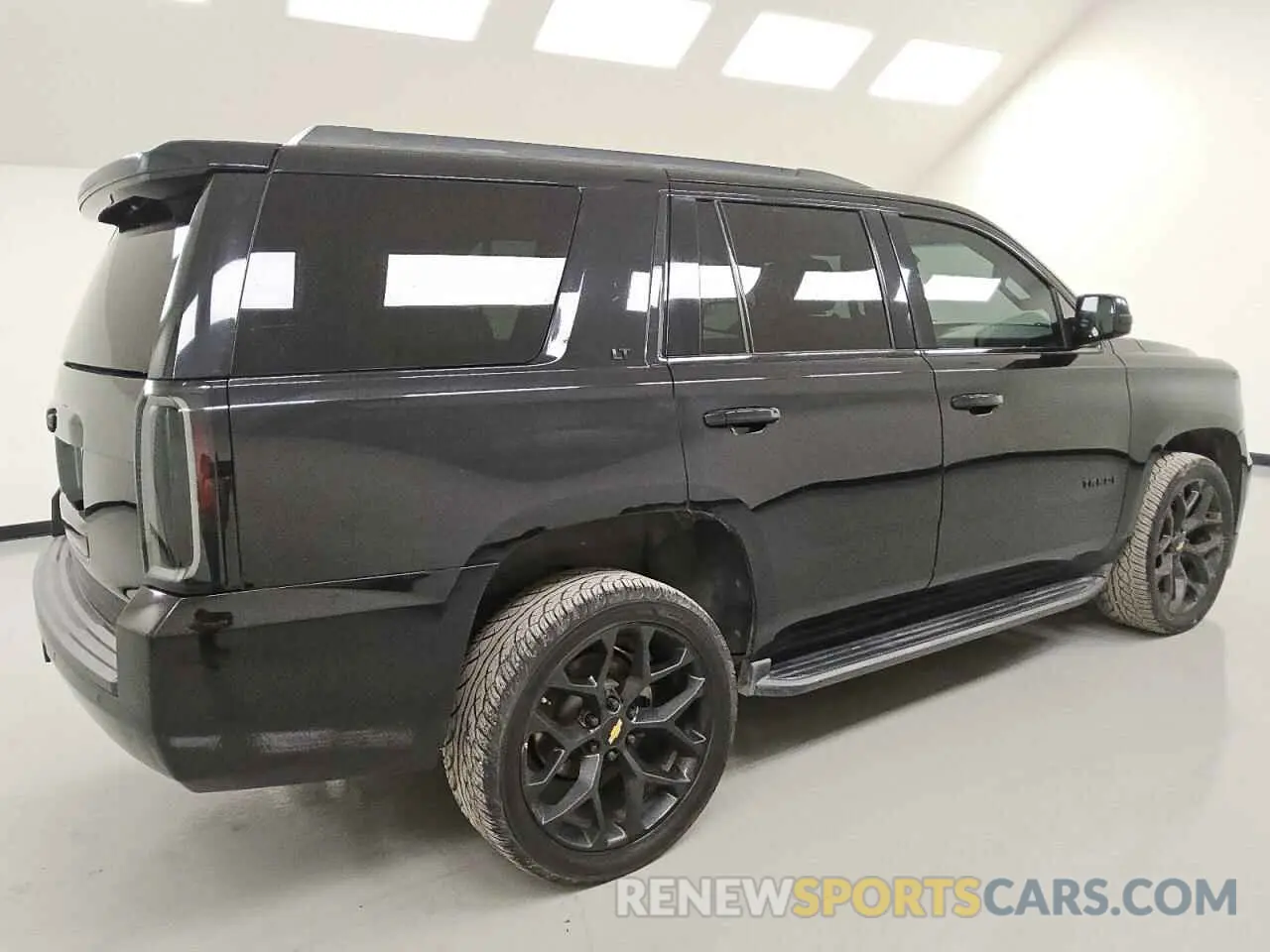 3 Photograph of a damaged car 1GNSCBKC4KR142943 CHEVROLET TAHOE 2019