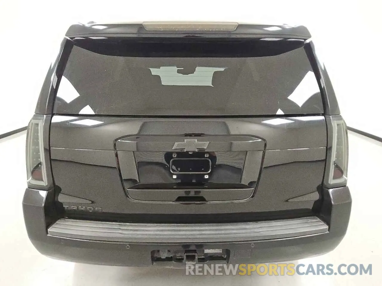 6 Photograph of a damaged car 1GNSCBKC4KR142943 CHEVROLET TAHOE 2019