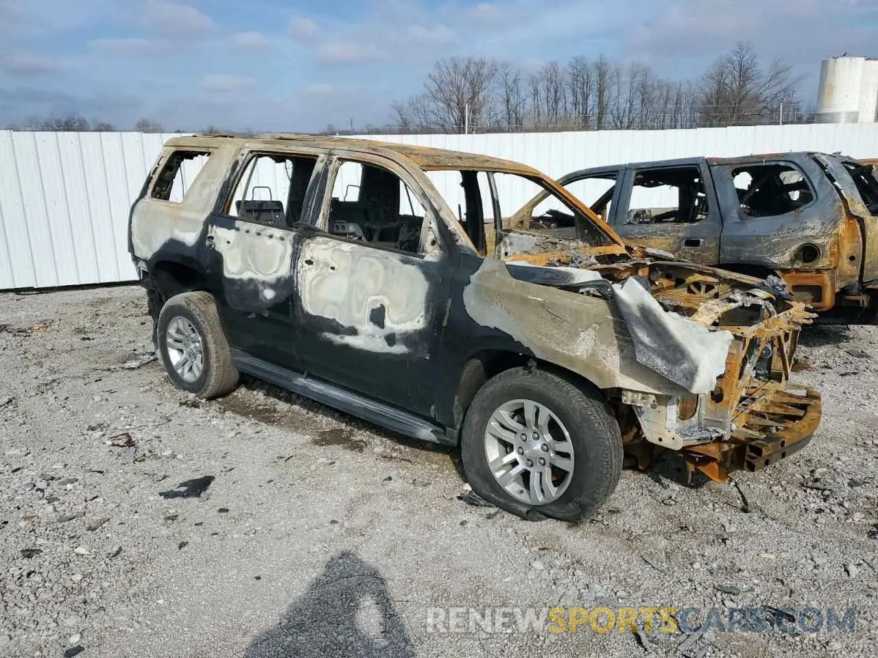 4 Photograph of a damaged car 1GNSCBKC5KR293404 CHEVROLET TAHOE 2019
