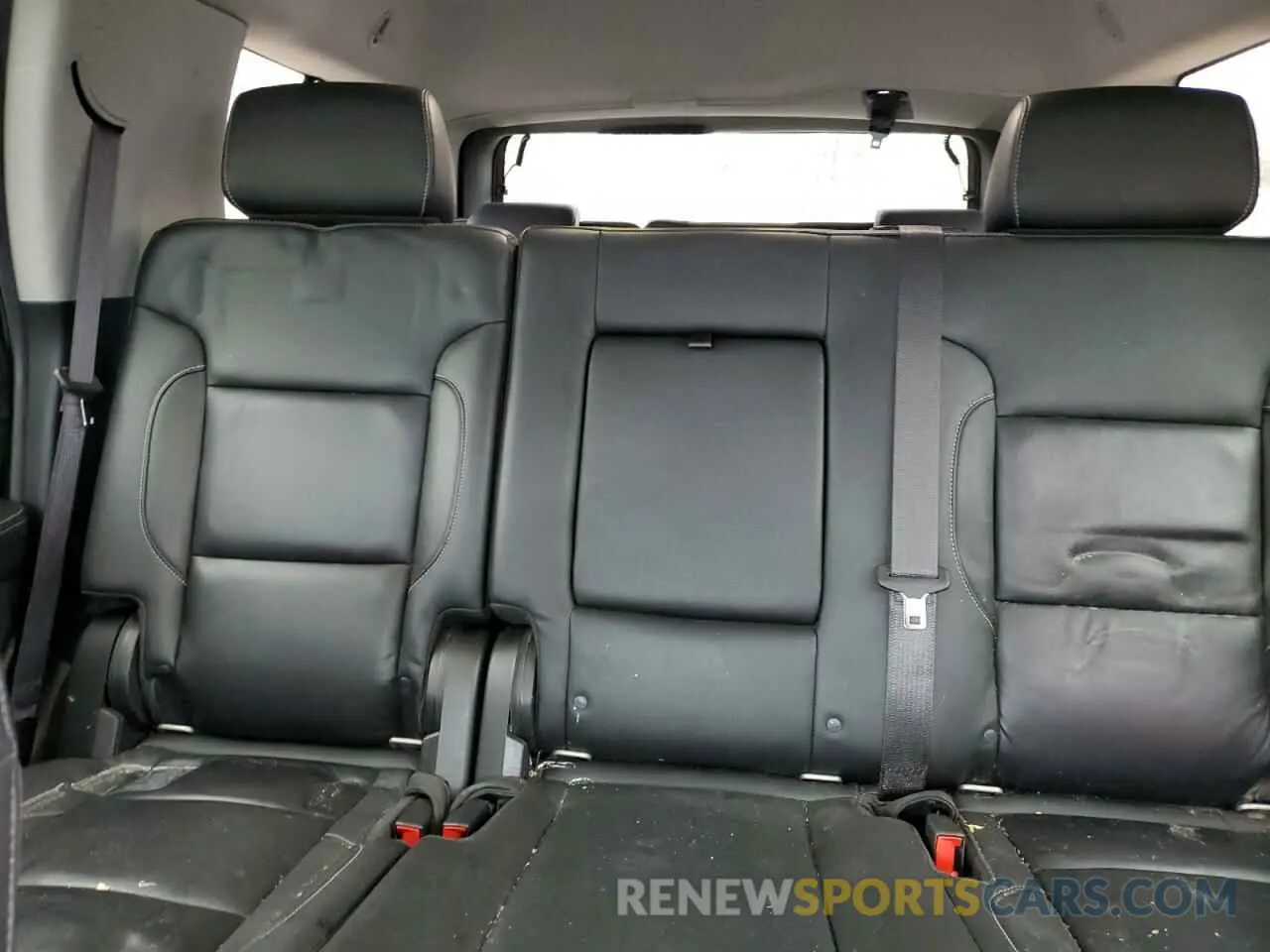 10 Photograph of a damaged car 1GNSCBKC6KR393012 CHEVROLET TAHOE 2019