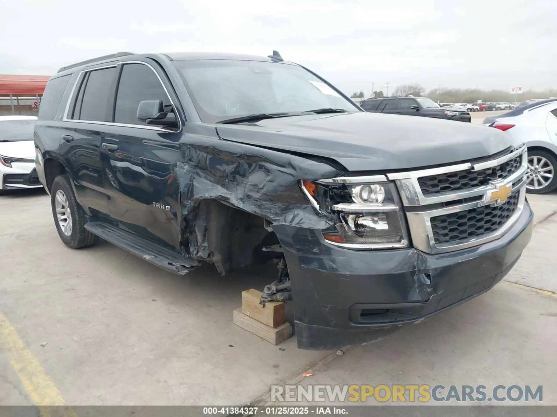 1 Photograph of a damaged car 1GNSCBKC8KR366460 CHEVROLET TAHOE 2019