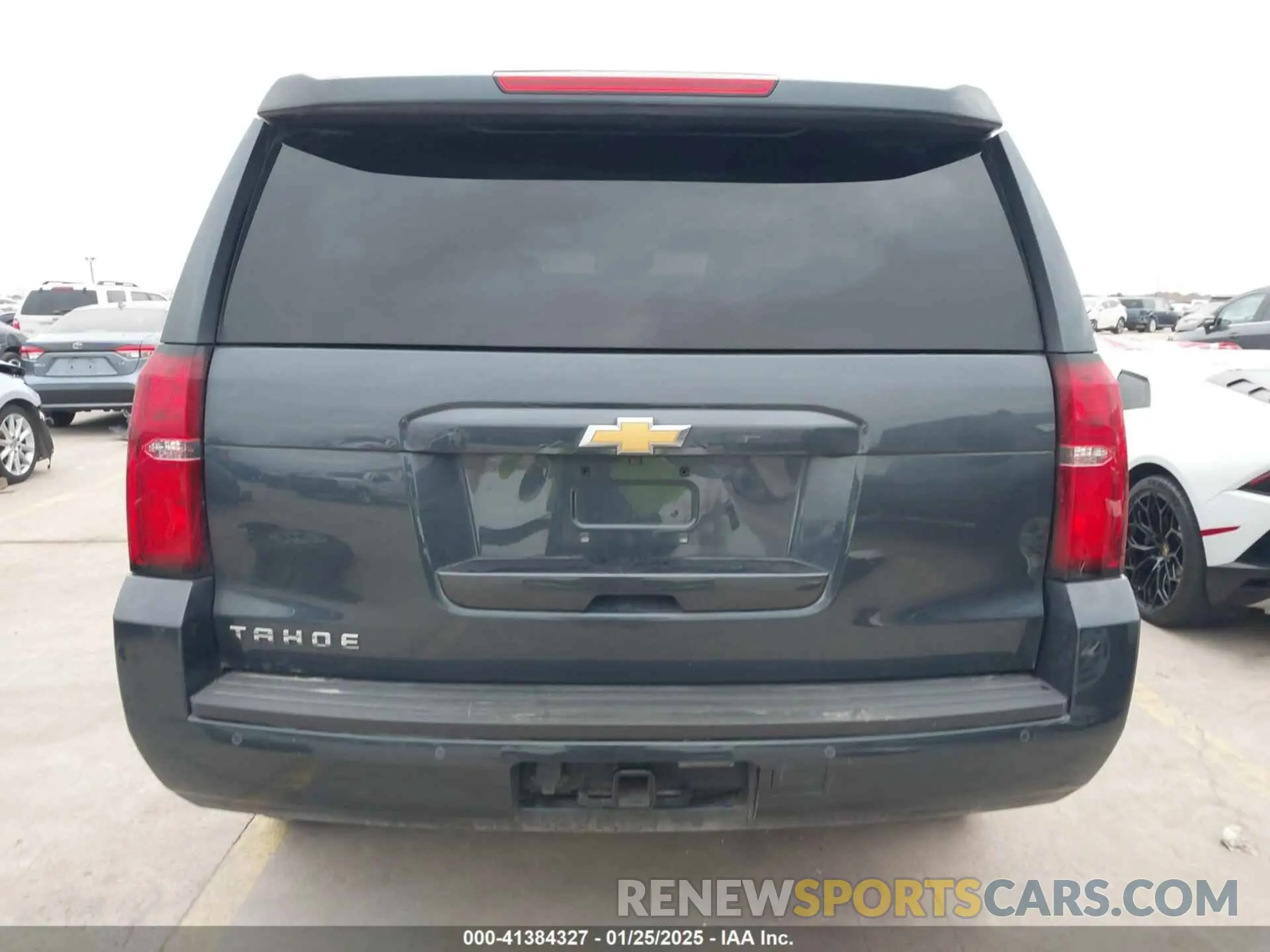17 Photograph of a damaged car 1GNSCBKC8KR366460 CHEVROLET TAHOE 2019