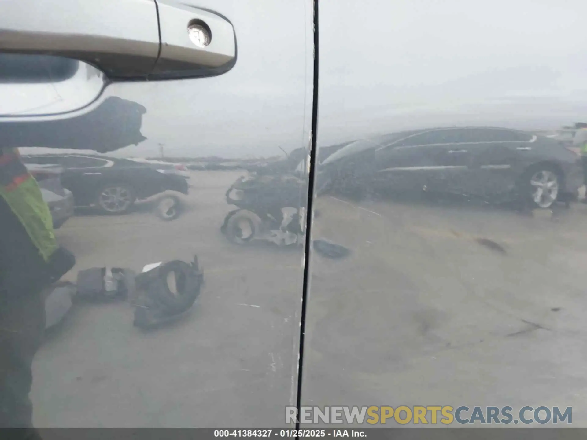 20 Photograph of a damaged car 1GNSCBKC8KR366460 CHEVROLET TAHOE 2019