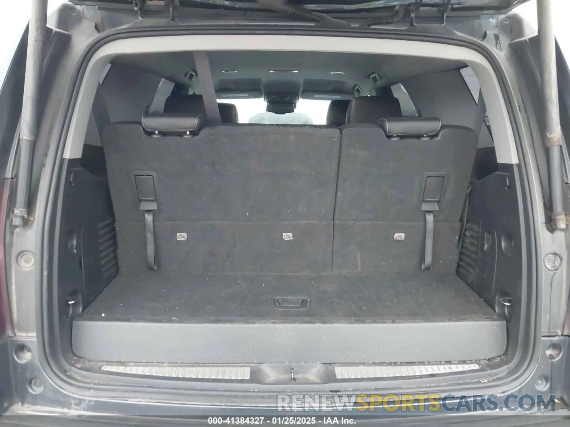 8 Photograph of a damaged car 1GNSCBKC8KR366460 CHEVROLET TAHOE 2019