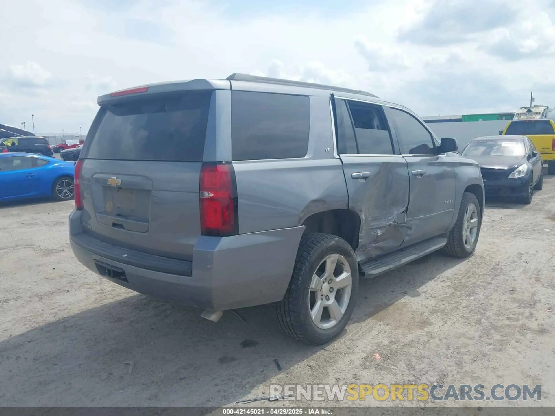 4 Photograph of a damaged car 1GNSCBKC8KR406519 CHEVROLET TAHOE 2019