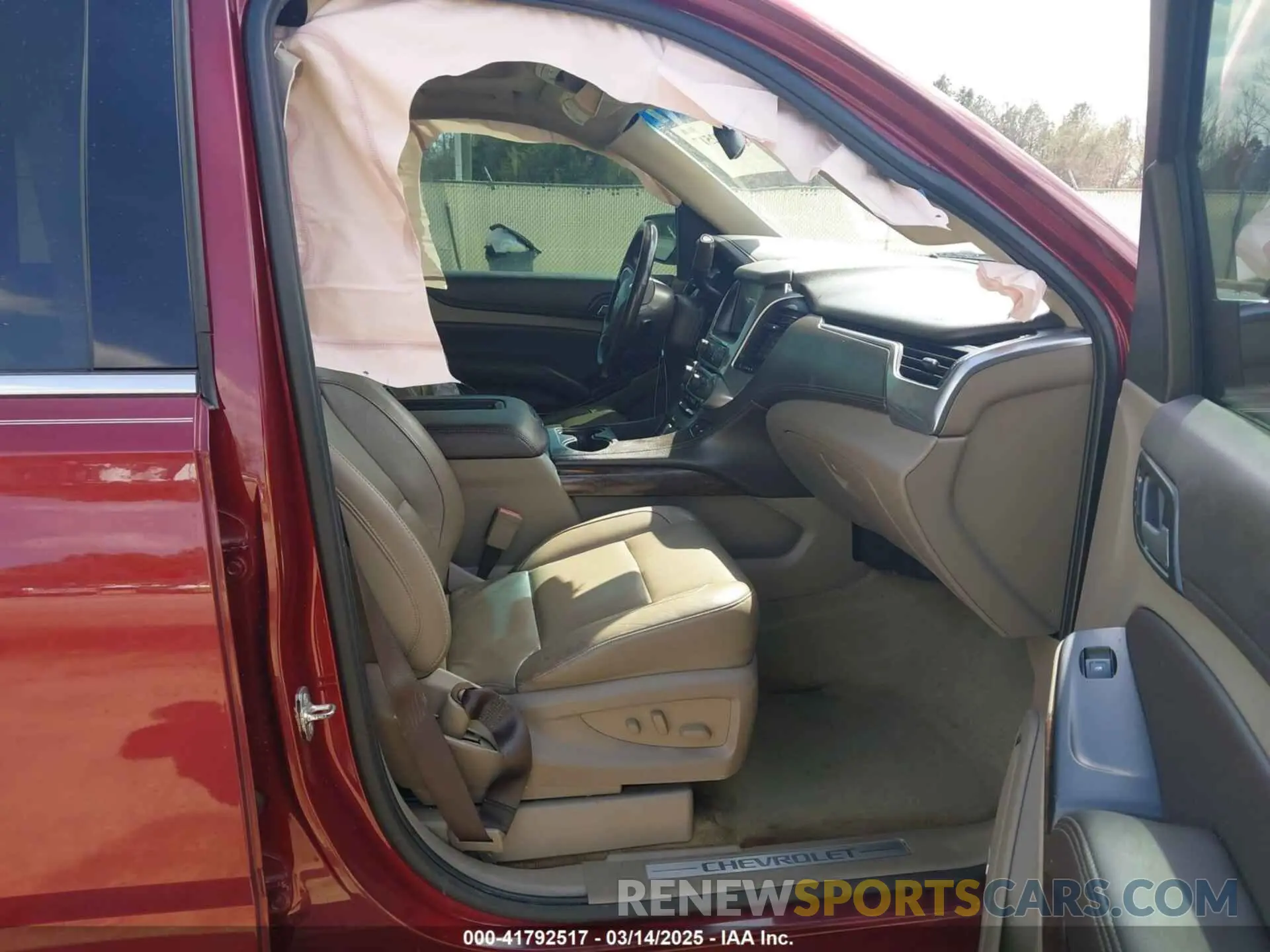 5 Photograph of a damaged car 1GNSCBKC9KR102552 CHEVROLET TAHOE 2019