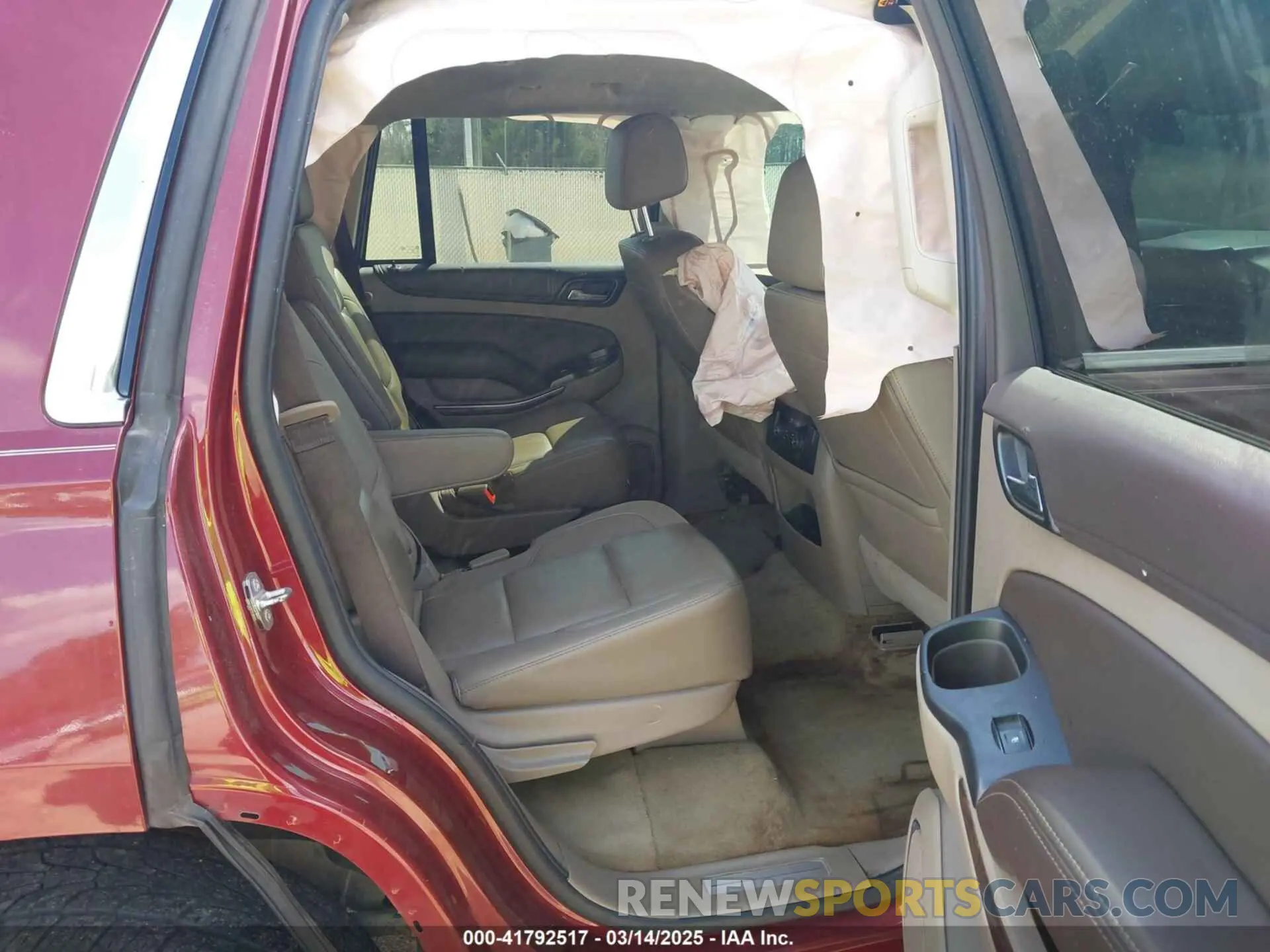 8 Photograph of a damaged car 1GNSCBKC9KR102552 CHEVROLET TAHOE 2019