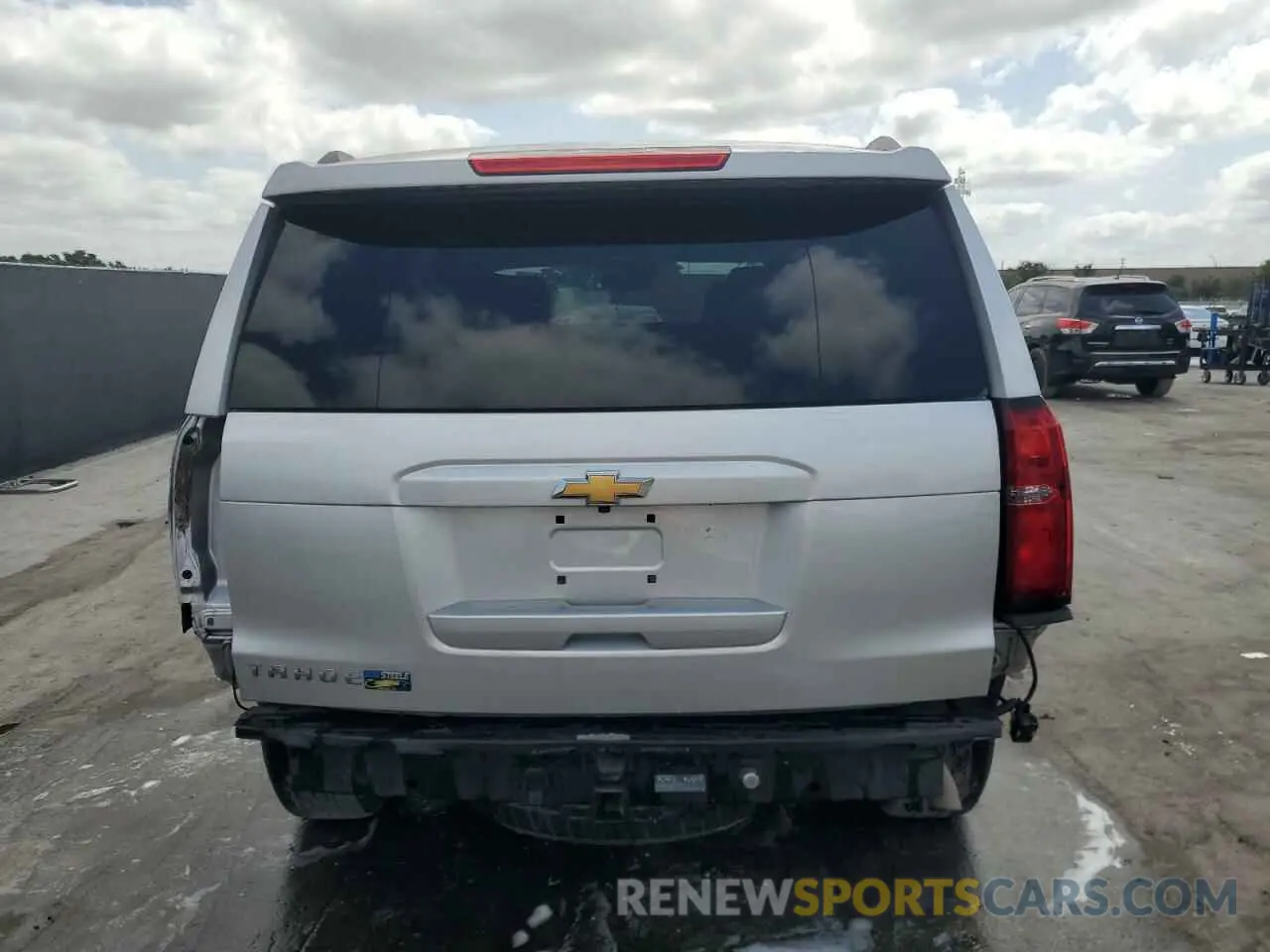 6 Photograph of a damaged car 1GNSCBKC9KR208029 CHEVROLET TAHOE 2019