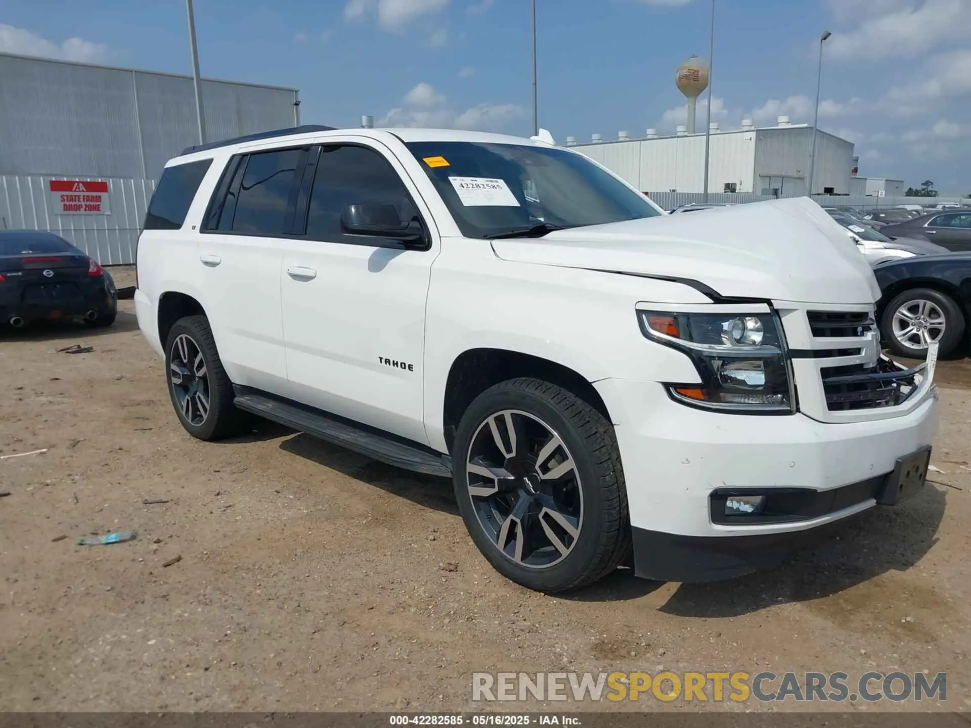 1 Photograph of a damaged car 1GNSCBKC9KR372204 CHEVROLET TAHOE 2019