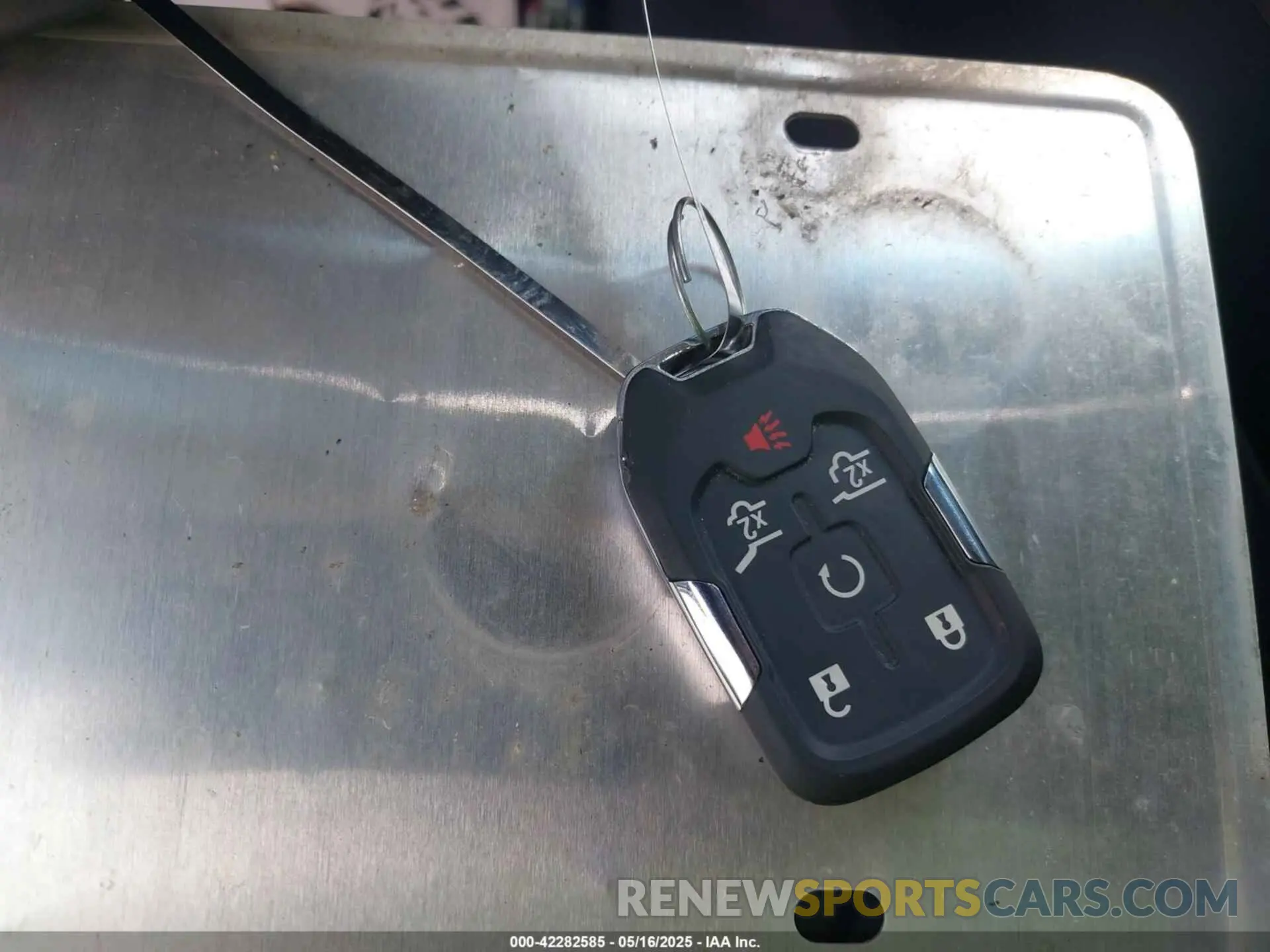 11 Photograph of a damaged car 1GNSCBKC9KR372204 CHEVROLET TAHOE 2019