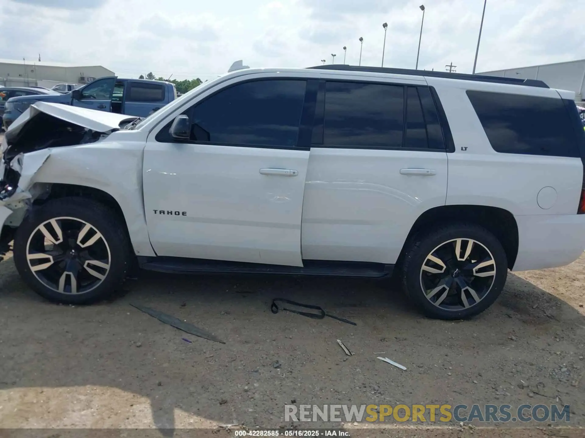 14 Photograph of a damaged car 1GNSCBKC9KR372204 CHEVROLET TAHOE 2019