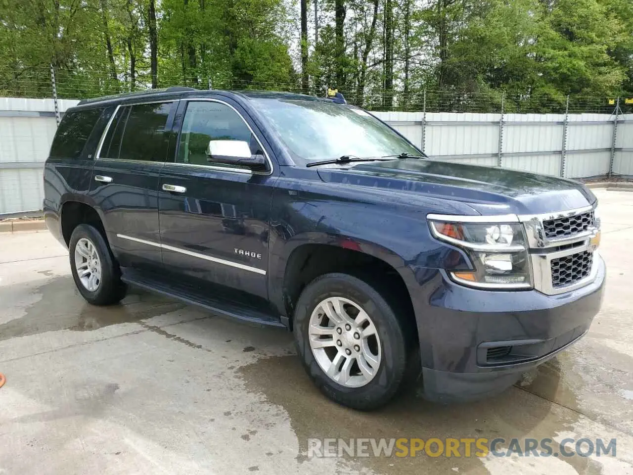 4 Photograph of a damaged car 1GNSCBKCXKR289588 CHEVROLET TAHOE 2019