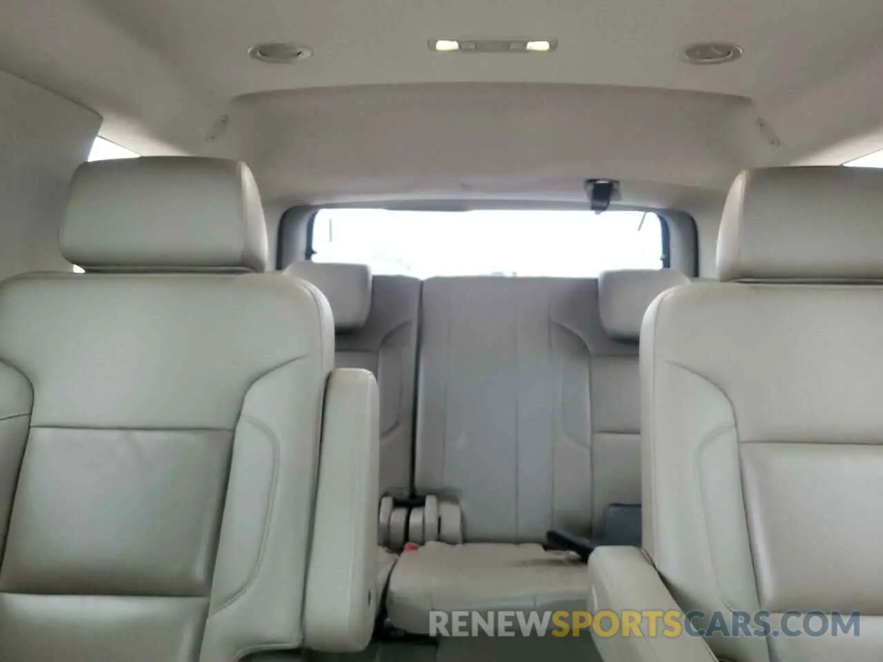 10 Photograph of a damaged car 1GNSCCKC3KR324820 CHEVROLET TAHOE 2019