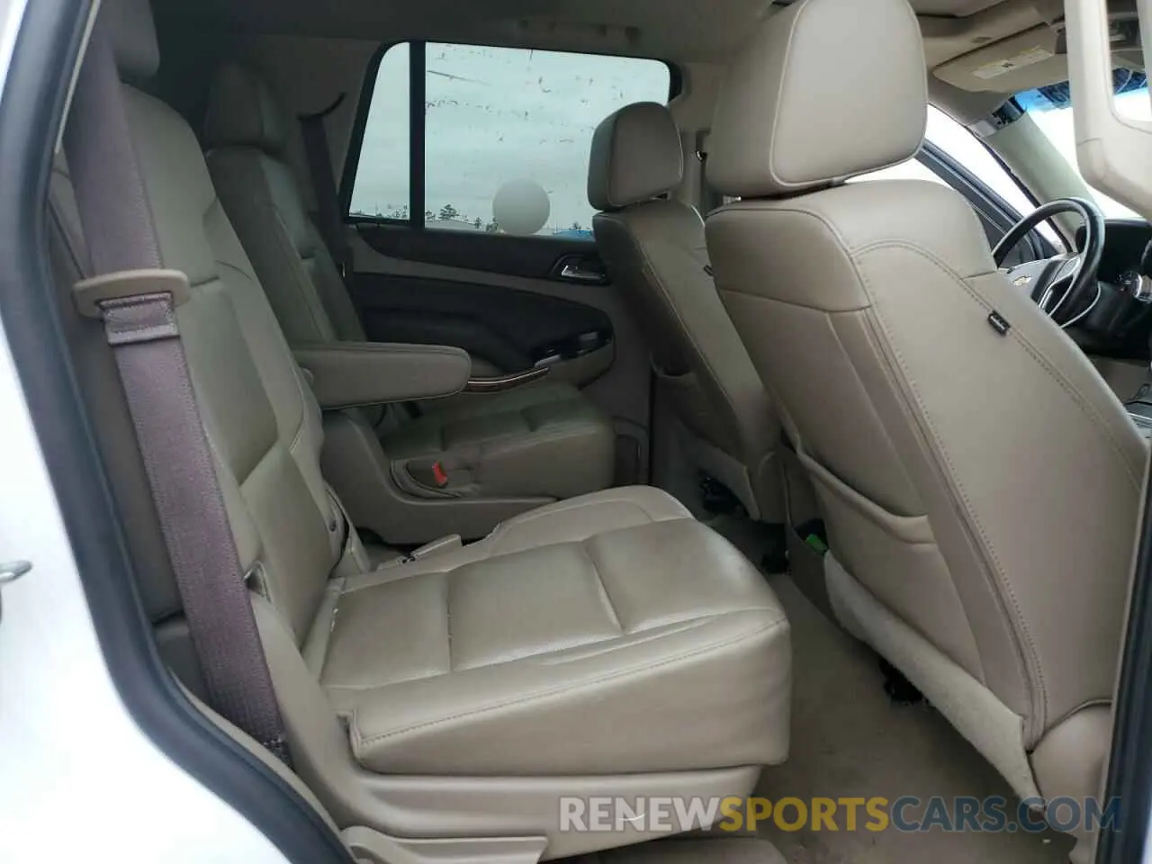 11 Photograph of a damaged car 1GNSCCKC3KR324820 CHEVROLET TAHOE 2019