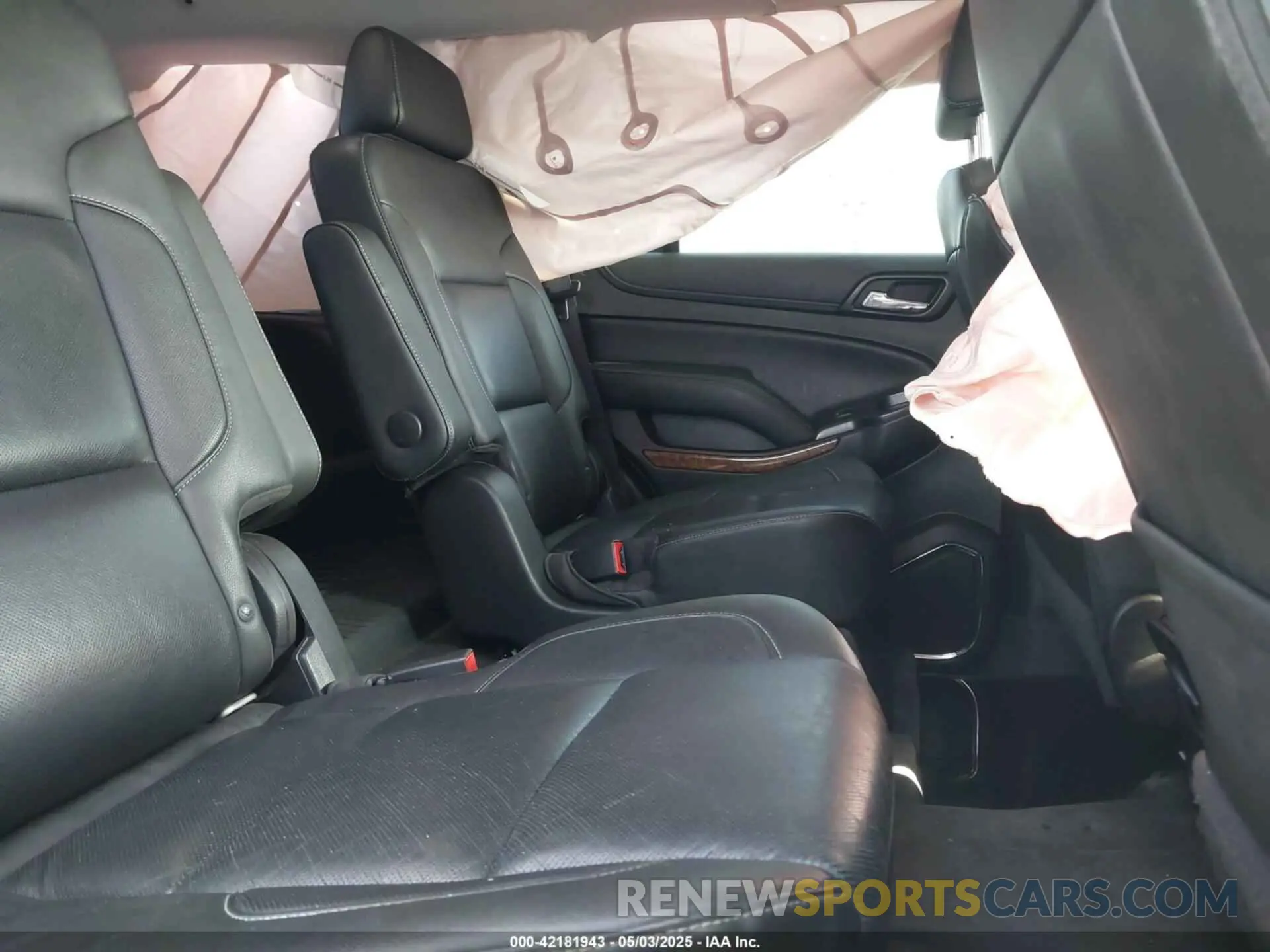 8 Photograph of a damaged car 1GNSCCKC5KR176752 CHEVROLET TAHOE 2019