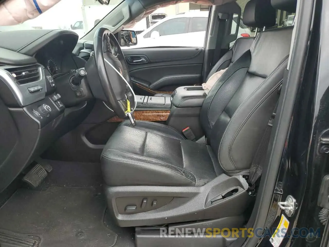 7 Photograph of a damaged car 1GNSCCKC7KR123468 CHEVROLET TAHOE 2019