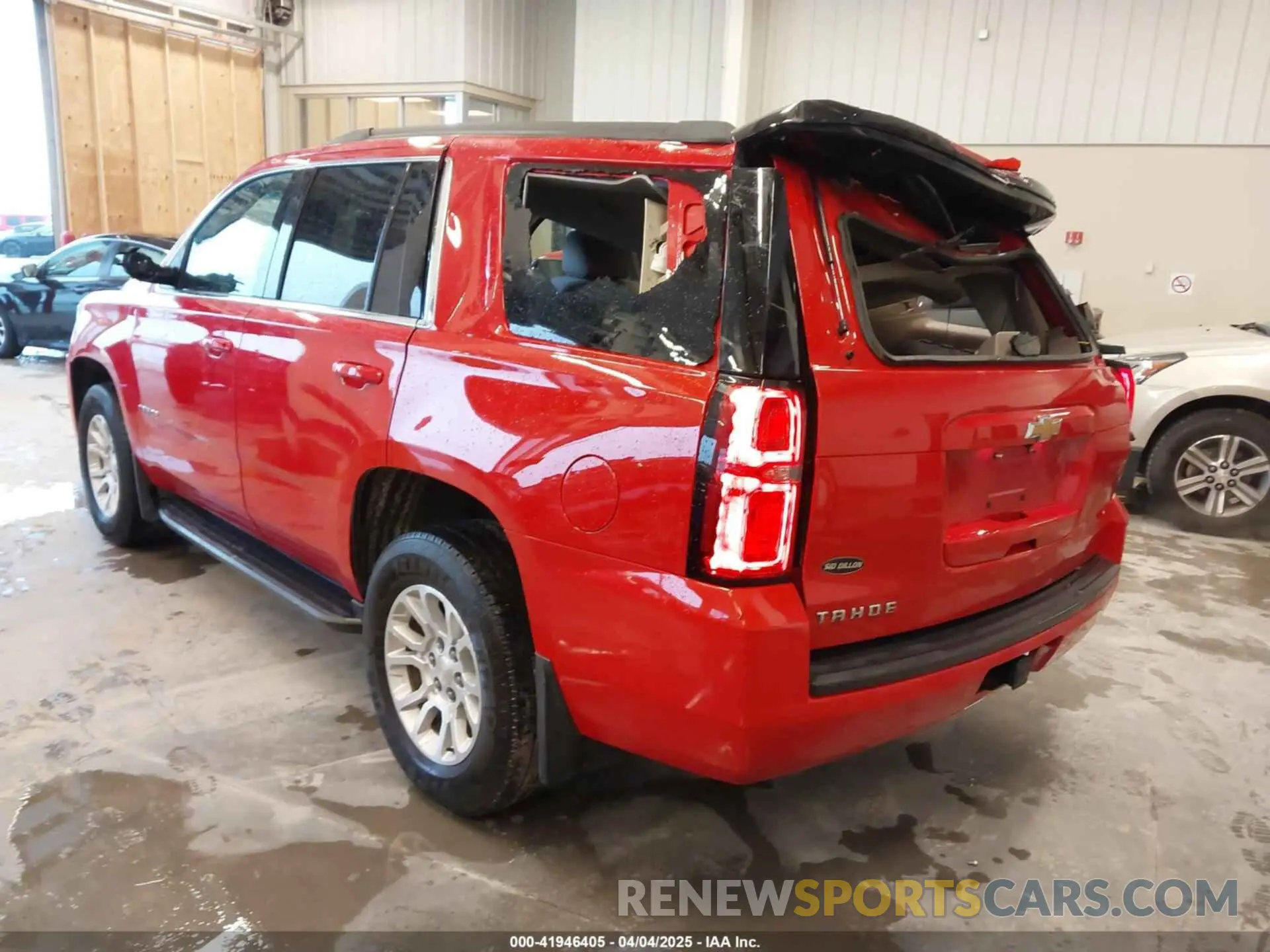 3 Photograph of a damaged car 1GNSKAEC4KR331746 CHEVROLET TAHOE 2019
