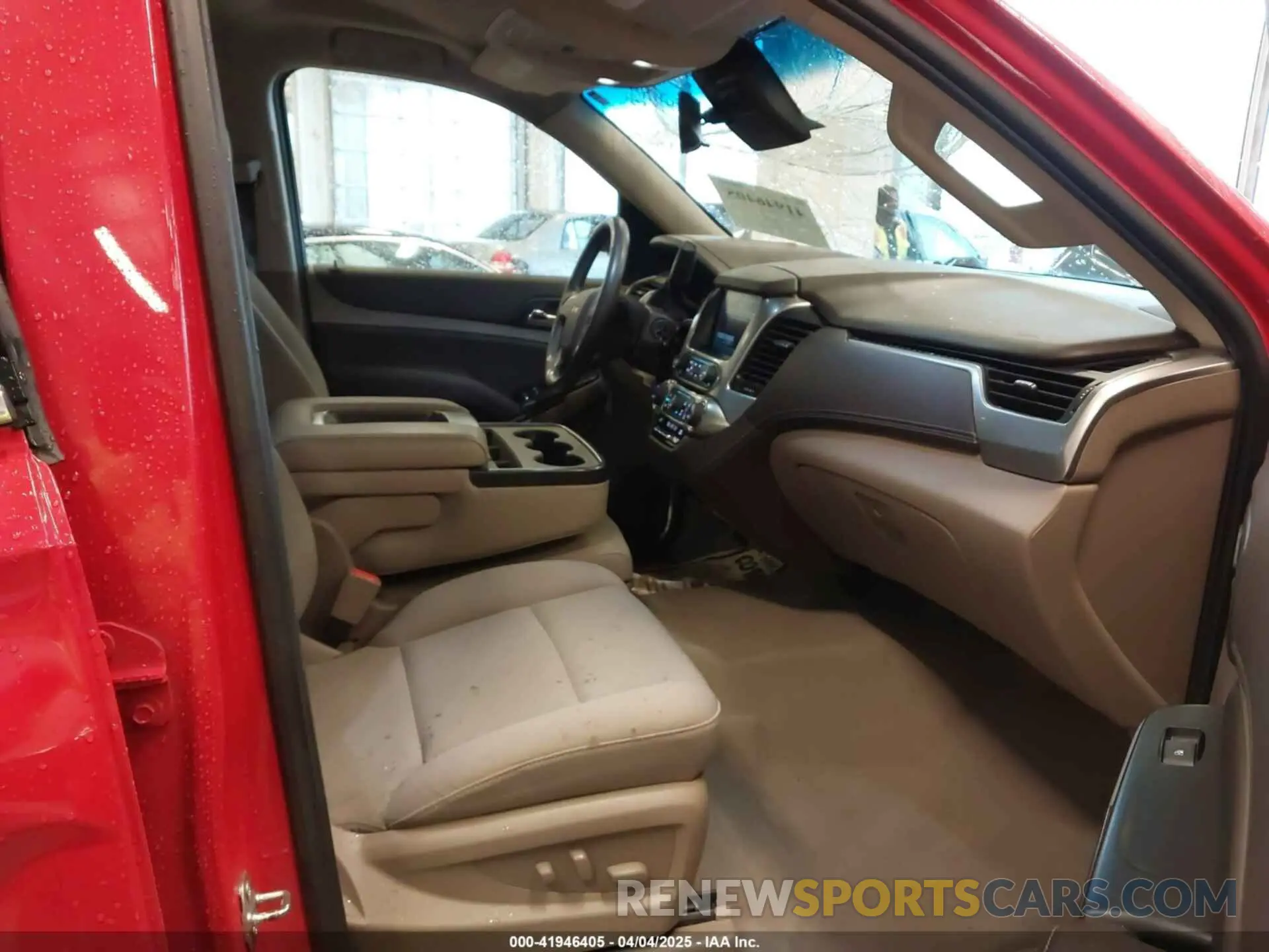 5 Photograph of a damaged car 1GNSKAEC4KR331746 CHEVROLET TAHOE 2019