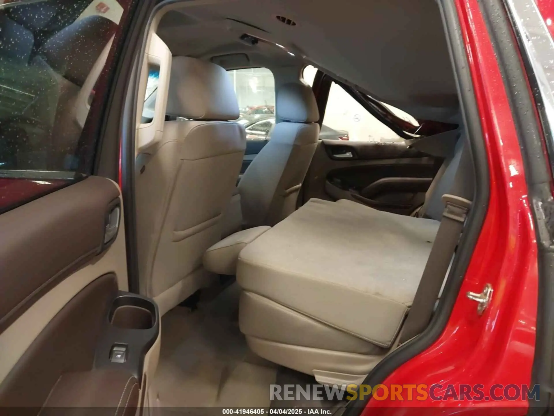 8 Photograph of a damaged car 1GNSKAEC4KR331746 CHEVROLET TAHOE 2019
