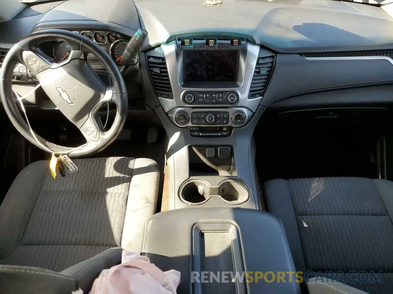 8 Photograph of a damaged car 1GNSKAKC2KR180071 CHEVROLET TAHOE 2019