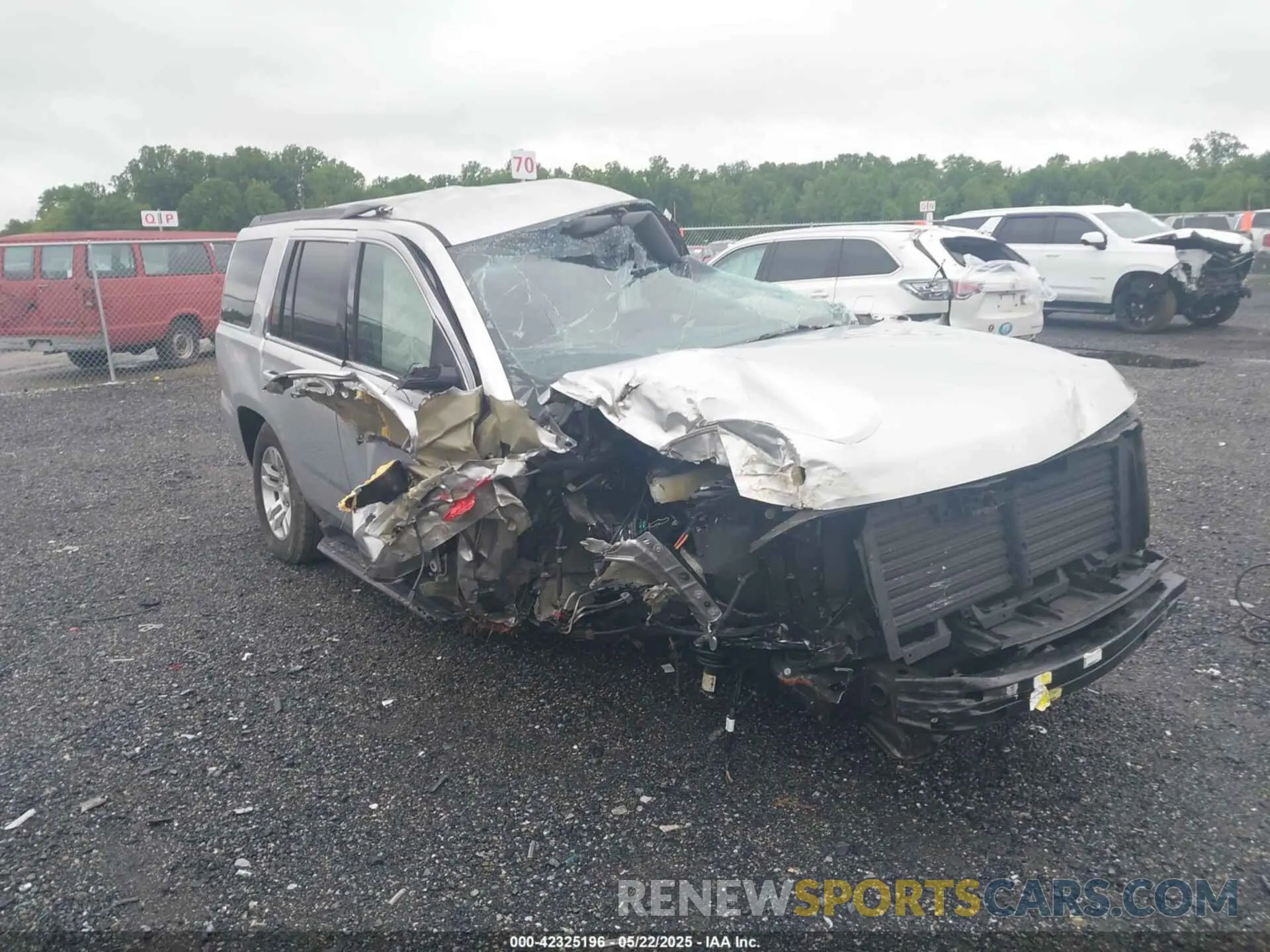 1 Photograph of a damaged car 1GNSKAKC2KR185738 CHEVROLET TAHOE 2019