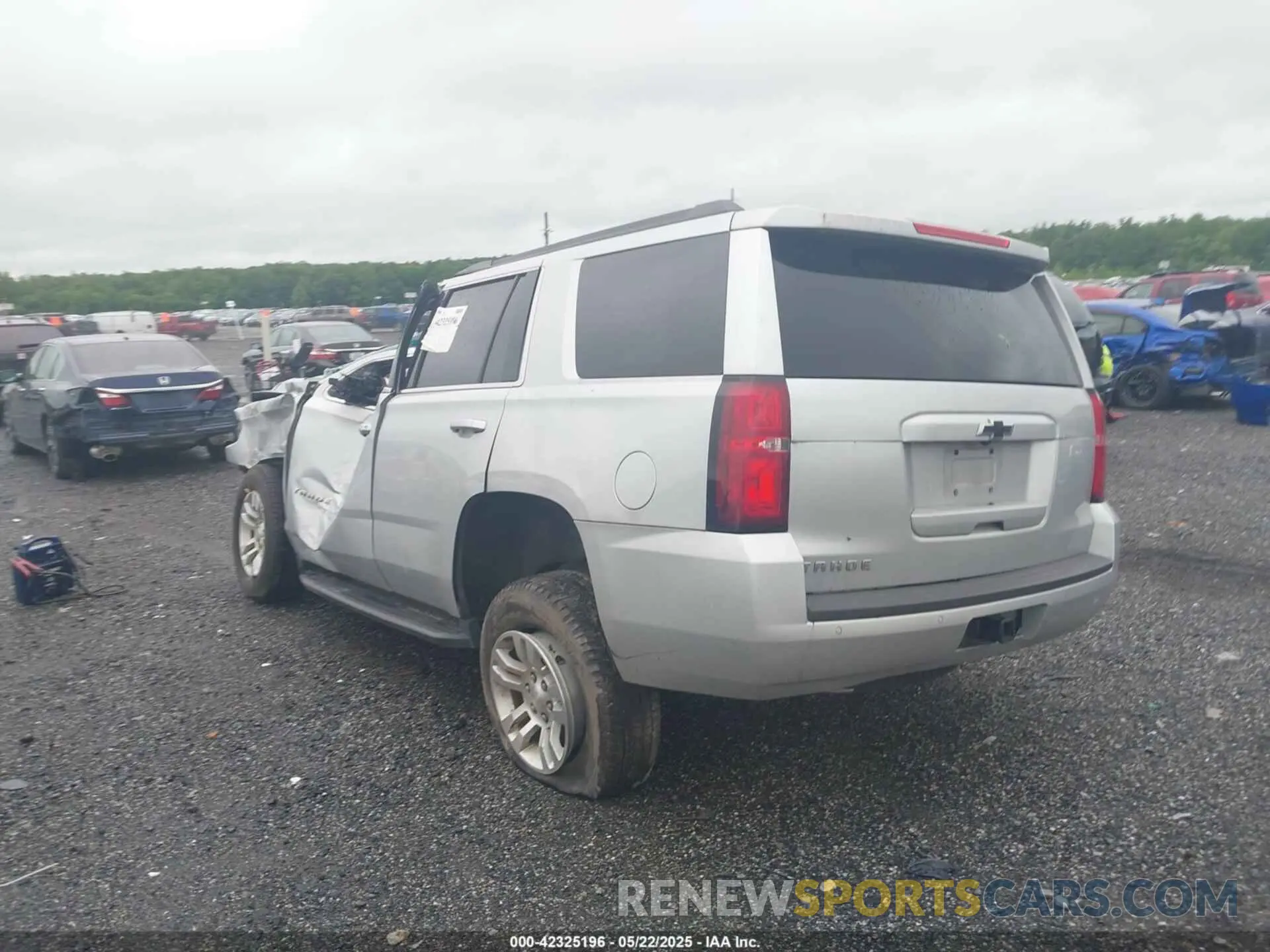 3 Photograph of a damaged car 1GNSKAKC2KR185738 CHEVROLET TAHOE 2019