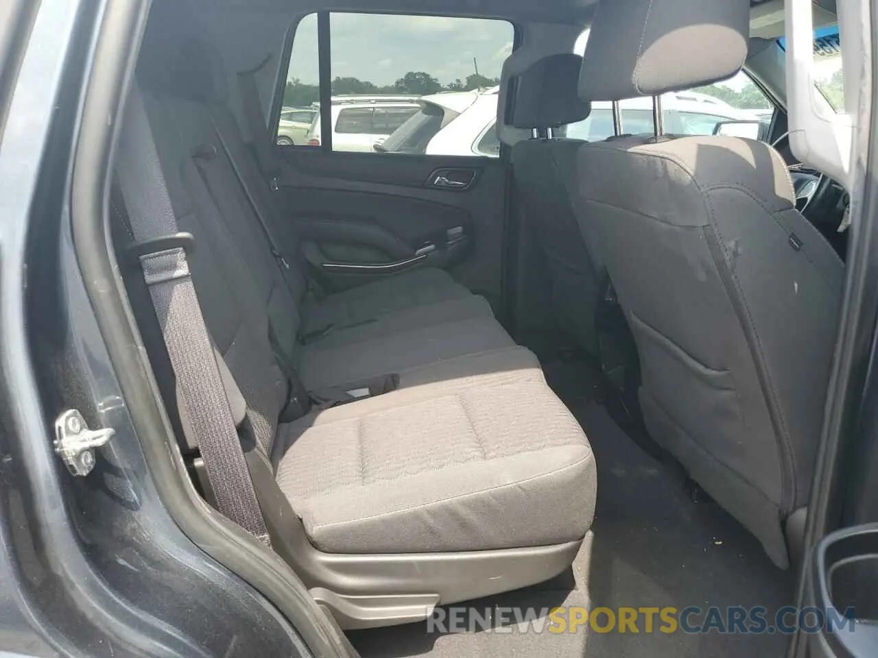 11 Photograph of a damaged car 1GNSKAKC2KR338635 CHEVROLET TAHOE 2019