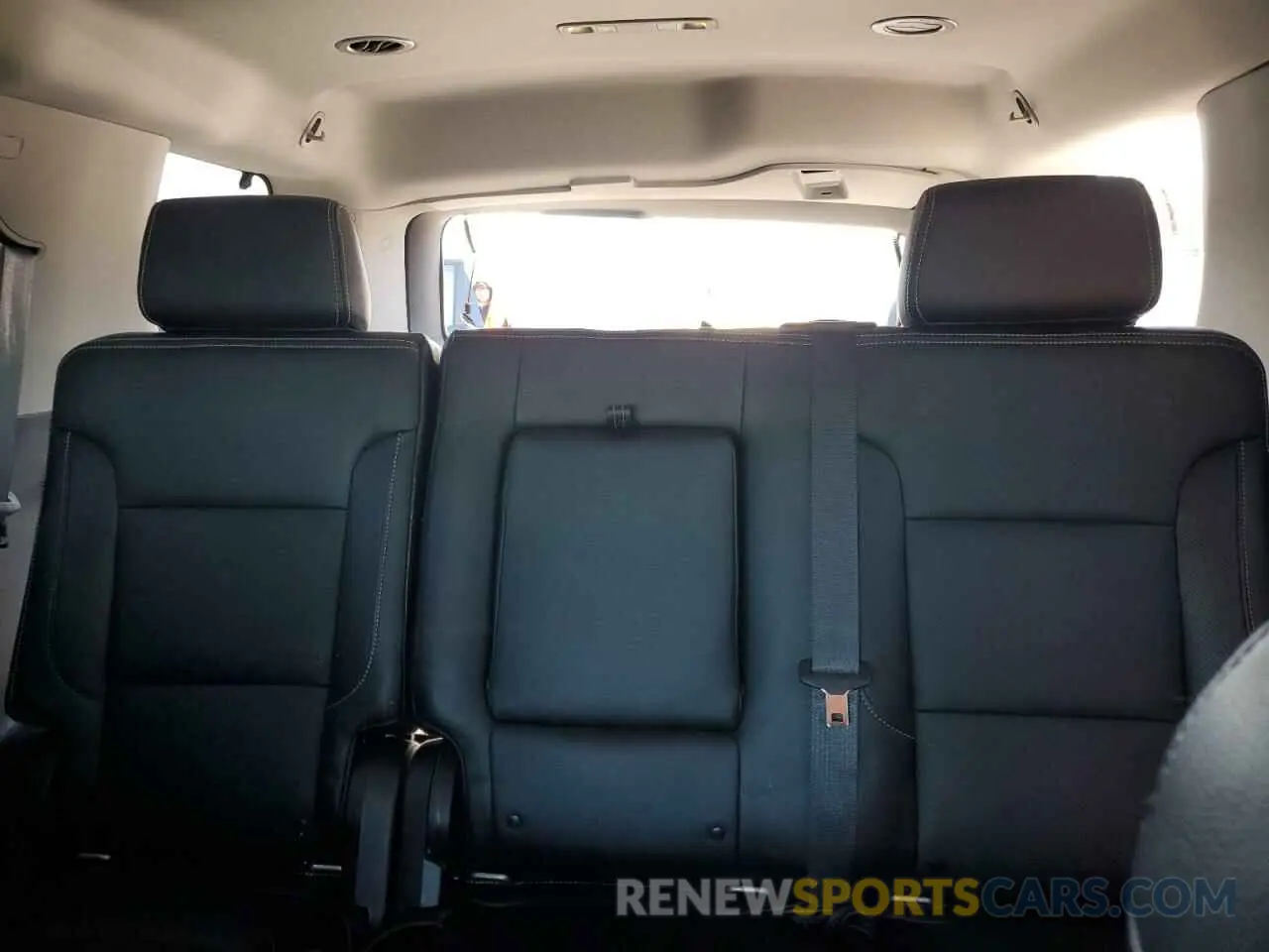 10 Photograph of a damaged car 1GNSKAKC4KR341147 CHEVROLET TAHOE 2019