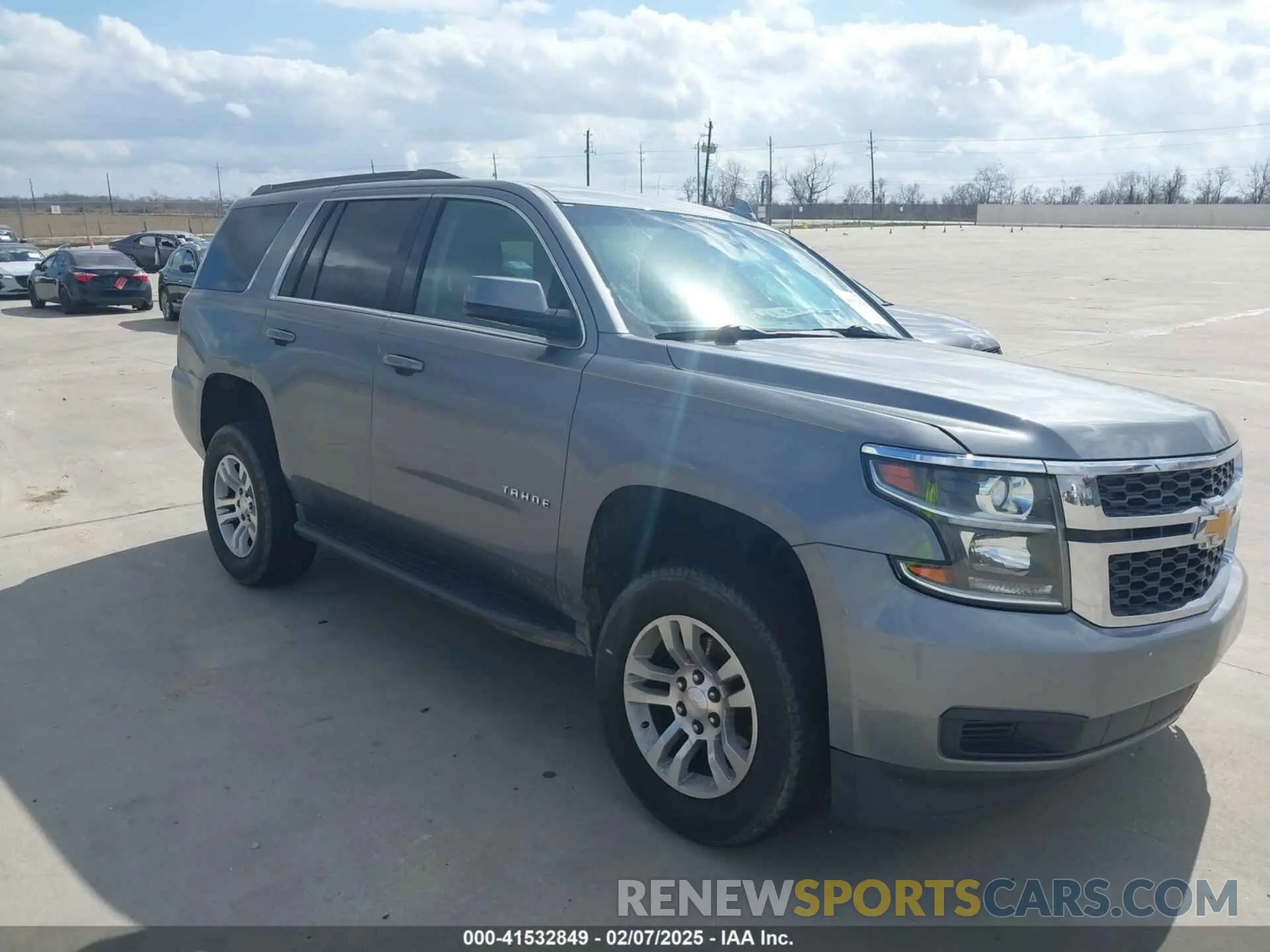 1 Photograph of a damaged car 1GNSKAKC7KR347704 CHEVROLET TAHOE 2019