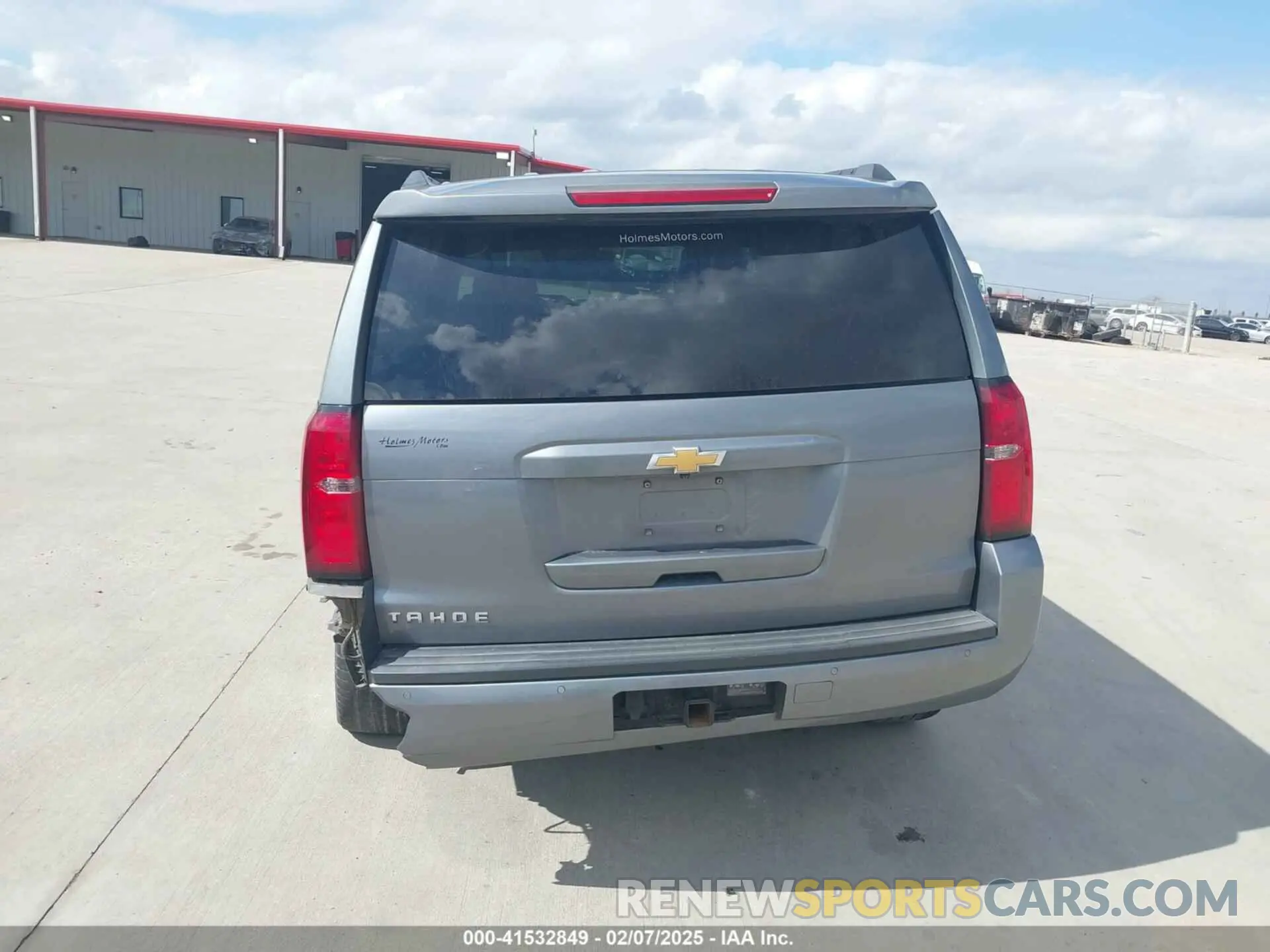 16 Photograph of a damaged car 1GNSKAKC7KR347704 CHEVROLET TAHOE 2019