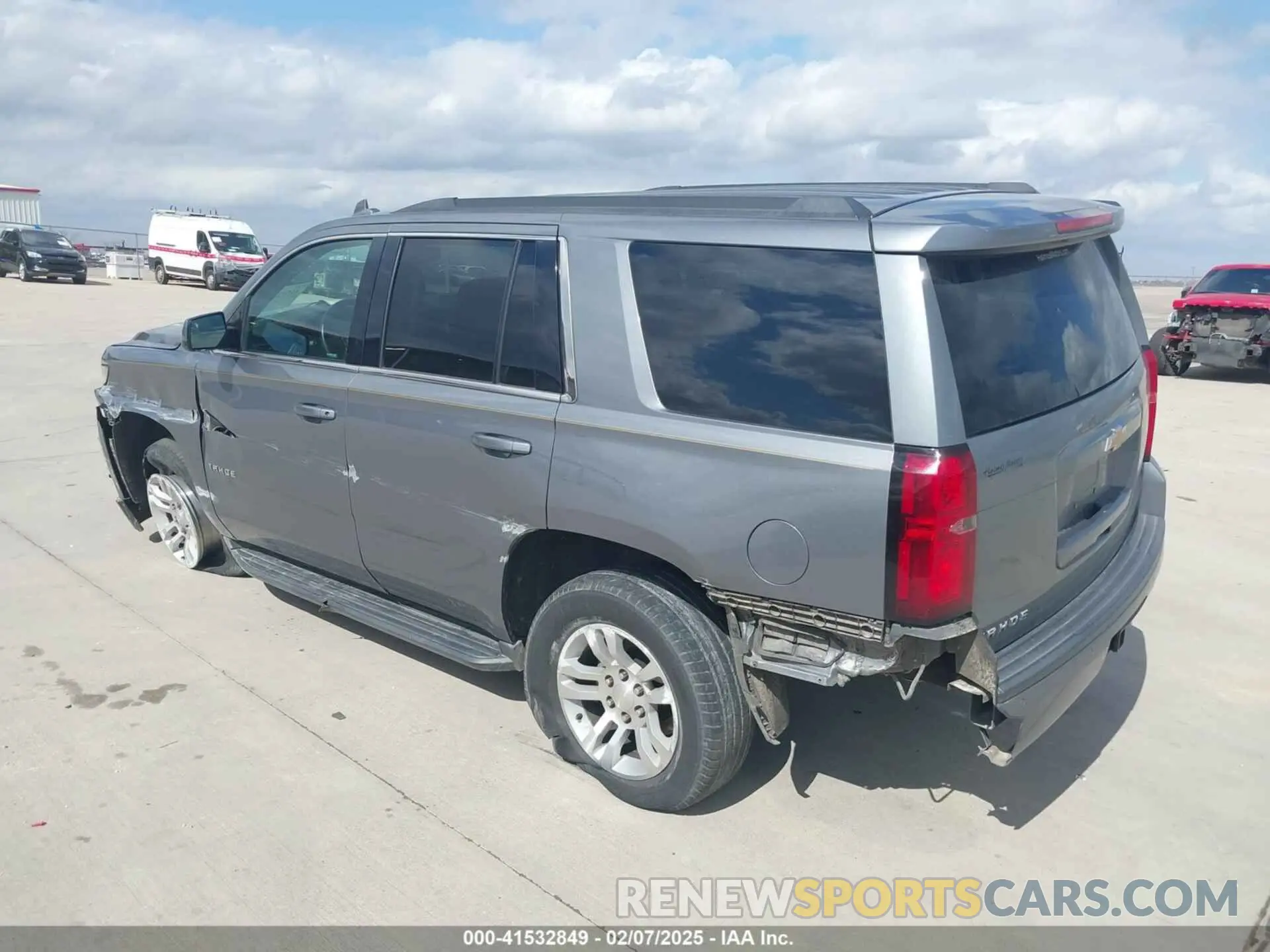 3 Photograph of a damaged car 1GNSKAKC7KR347704 CHEVROLET TAHOE 2019
