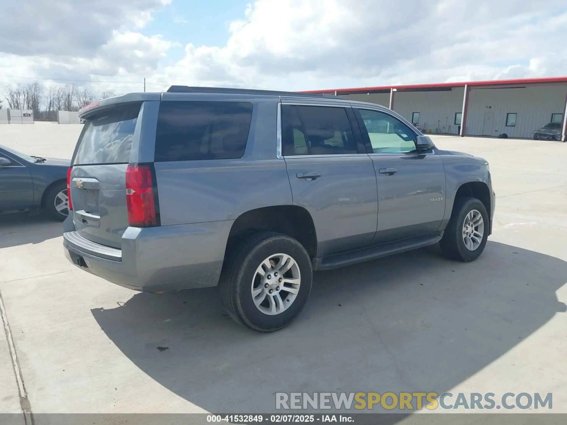 4 Photograph of a damaged car 1GNSKAKC7KR347704 CHEVROLET TAHOE 2019