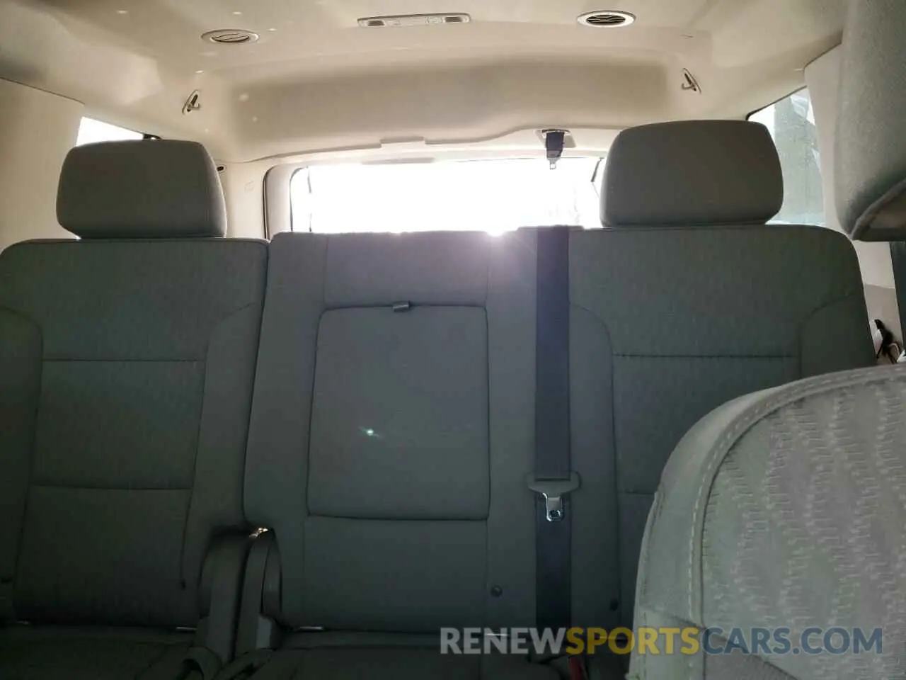 10 Photograph of a damaged car 1GNSKAKC8KR343760 CHEVROLET TAHOE 2019
