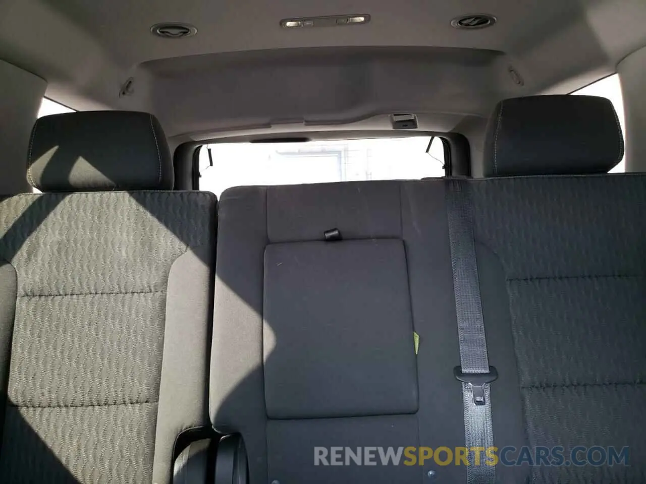10 Photograph of a damaged car 1GNSKAKC9KR408941 CHEVROLET TAHOE 2019