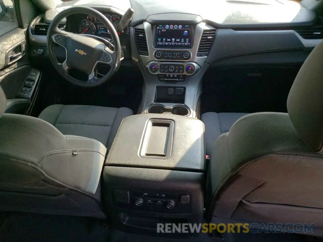 8 Photograph of a damaged car 1GNSKAKC9KR408941 CHEVROLET TAHOE 2019