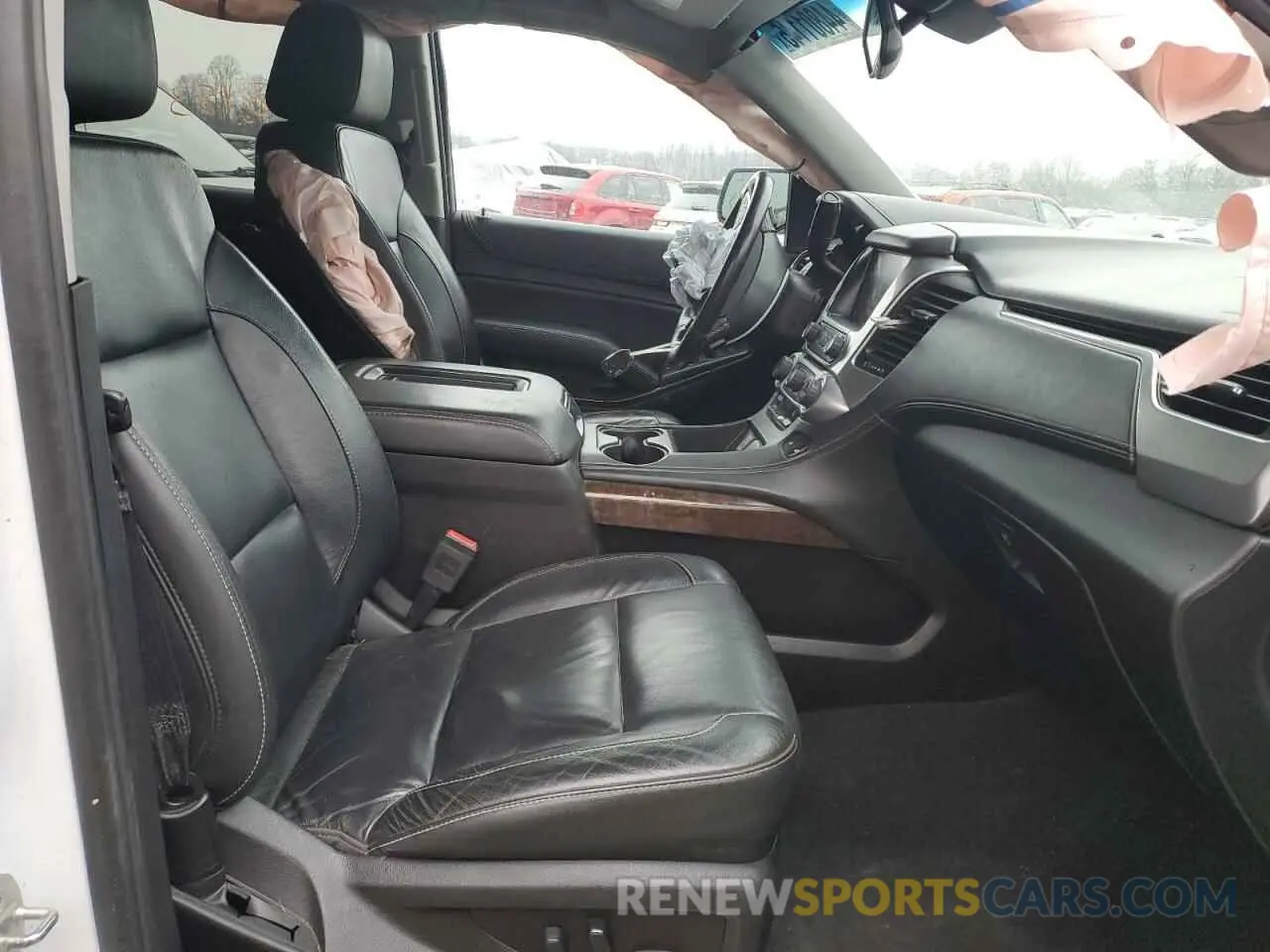 7 Photograph of a damaged car 1GNSKBKC0KR122479 CHEVROLET TAHOE 2019