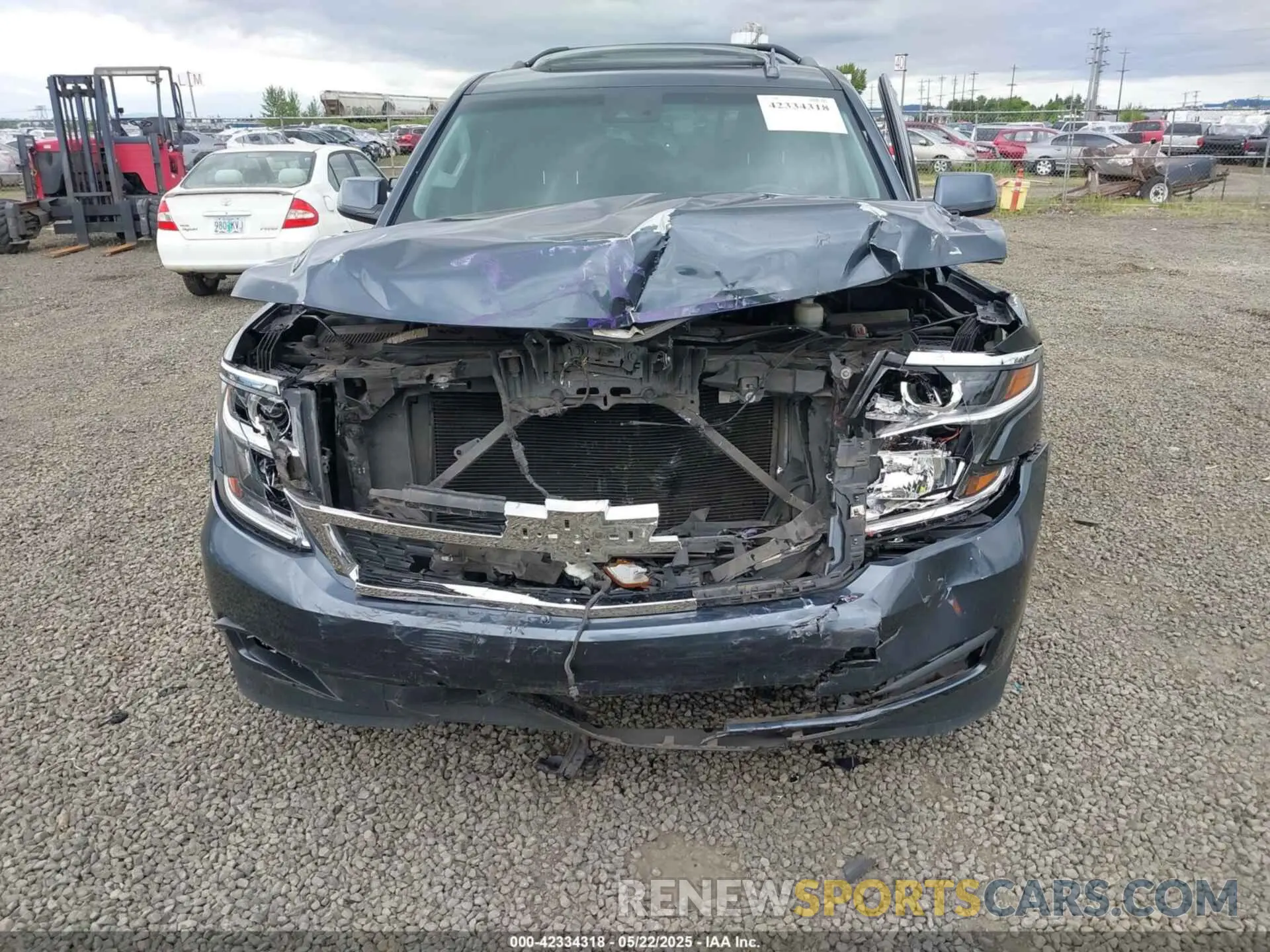 6 Photograph of a damaged car 1GNSKBKC1KR241223 CHEVROLET TAHOE 2019