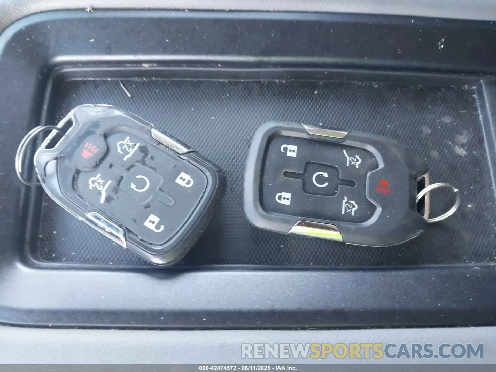 11 Photograph of a damaged car 1GNSKBKC1KR264324 CHEVROLET TAHOE 2019