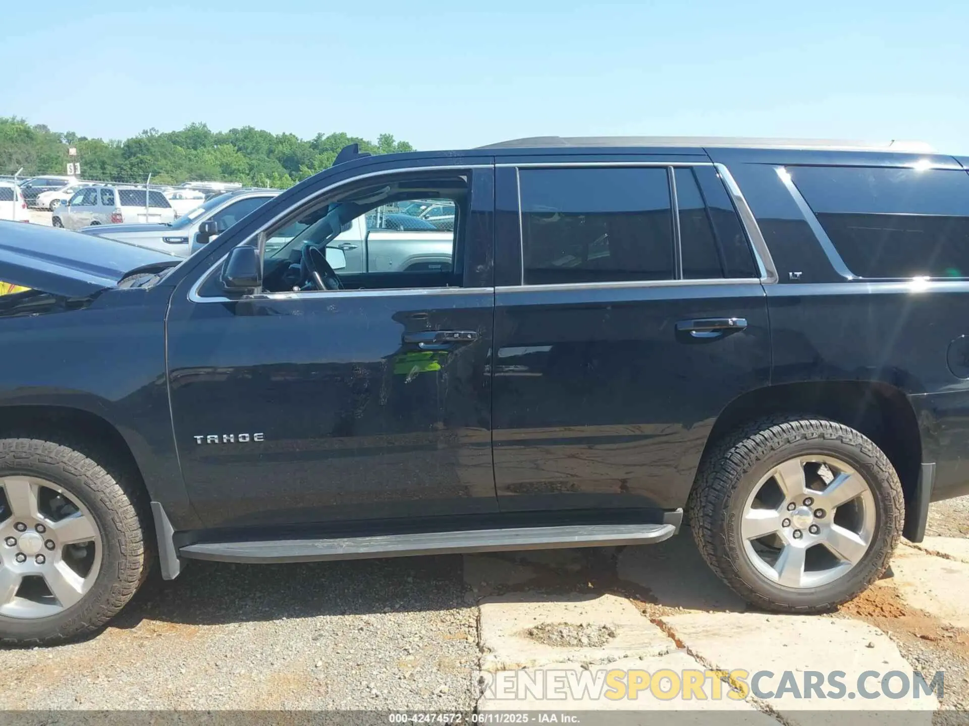 14 Photograph of a damaged car 1GNSKBKC1KR264324 CHEVROLET TAHOE 2019